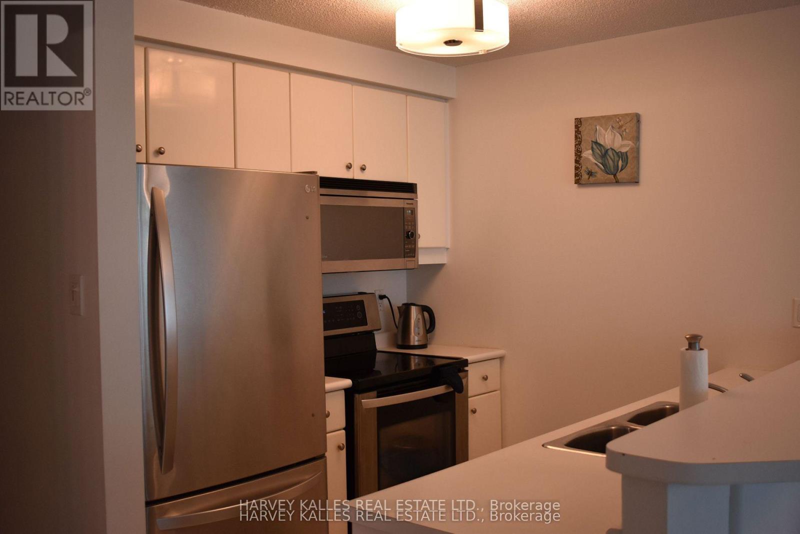 705 - 10 YONGE STREET