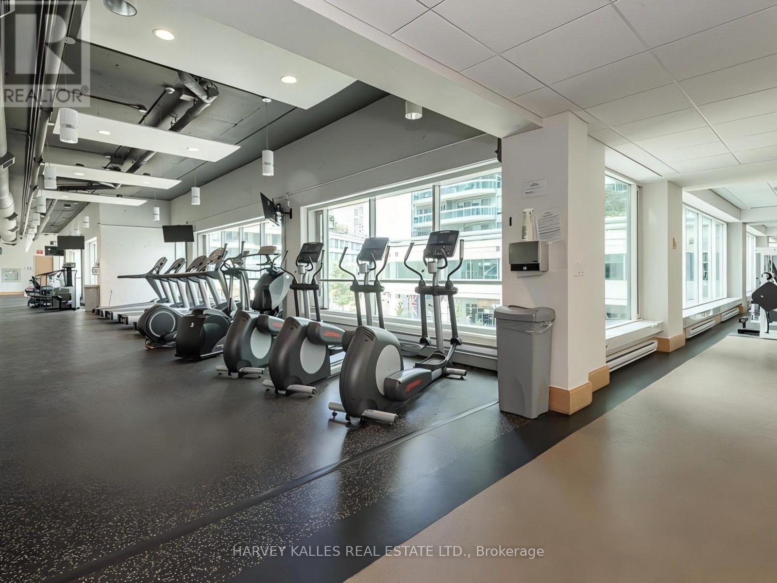 705 - 10 YONGE STREET