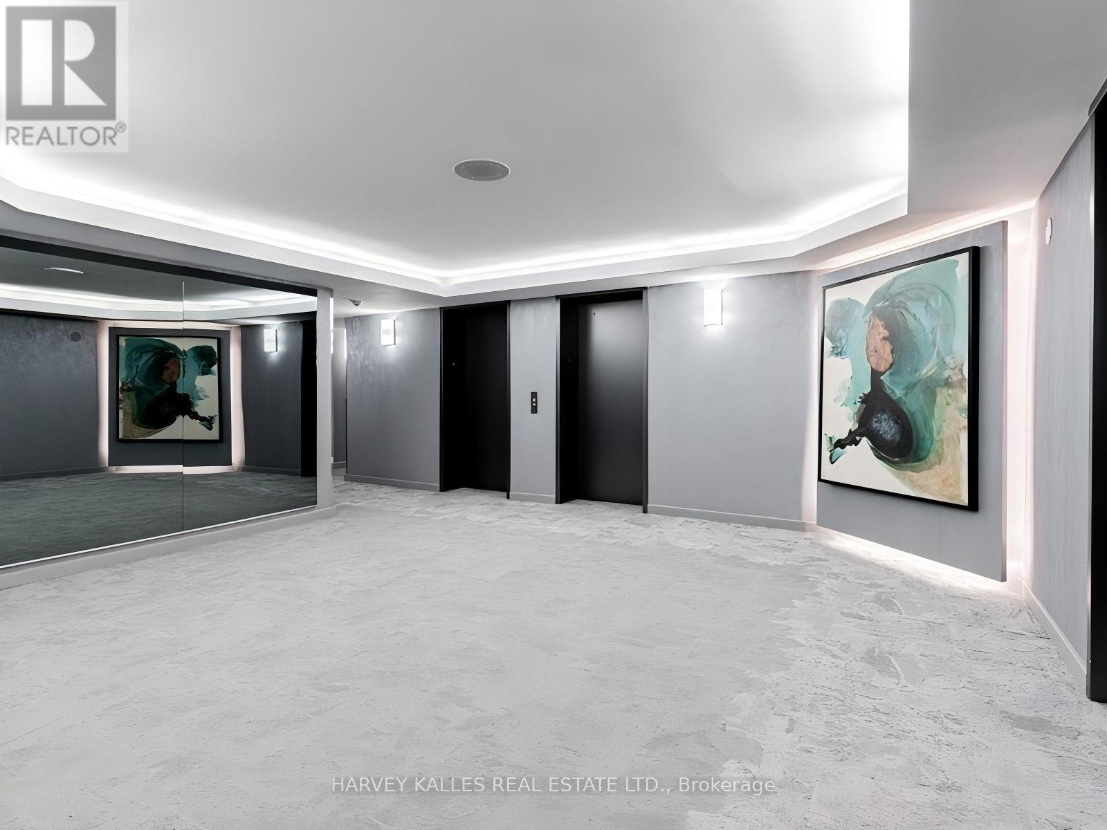 705 - 10 YONGE STREET