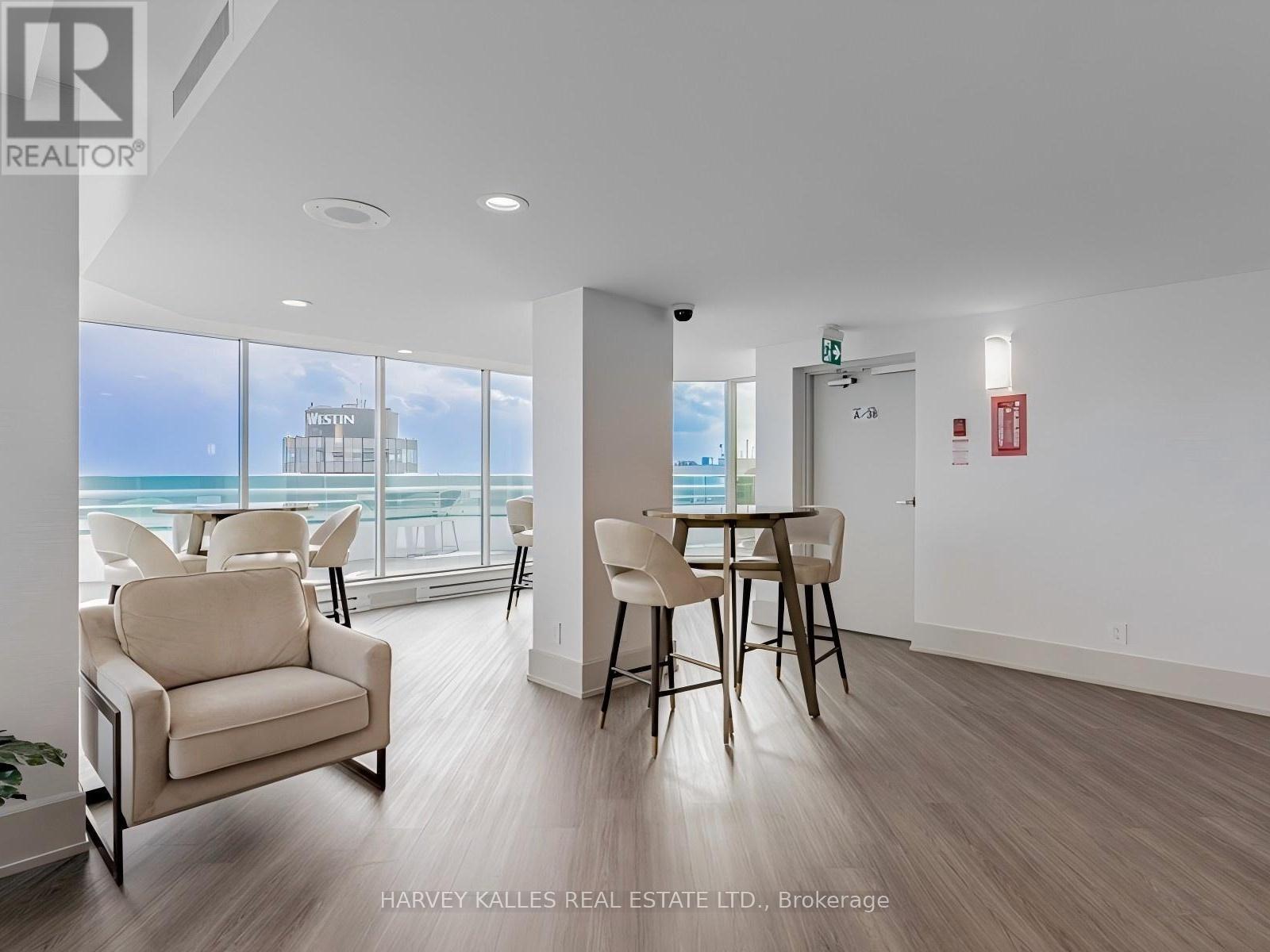 705 - 10 YONGE STREET