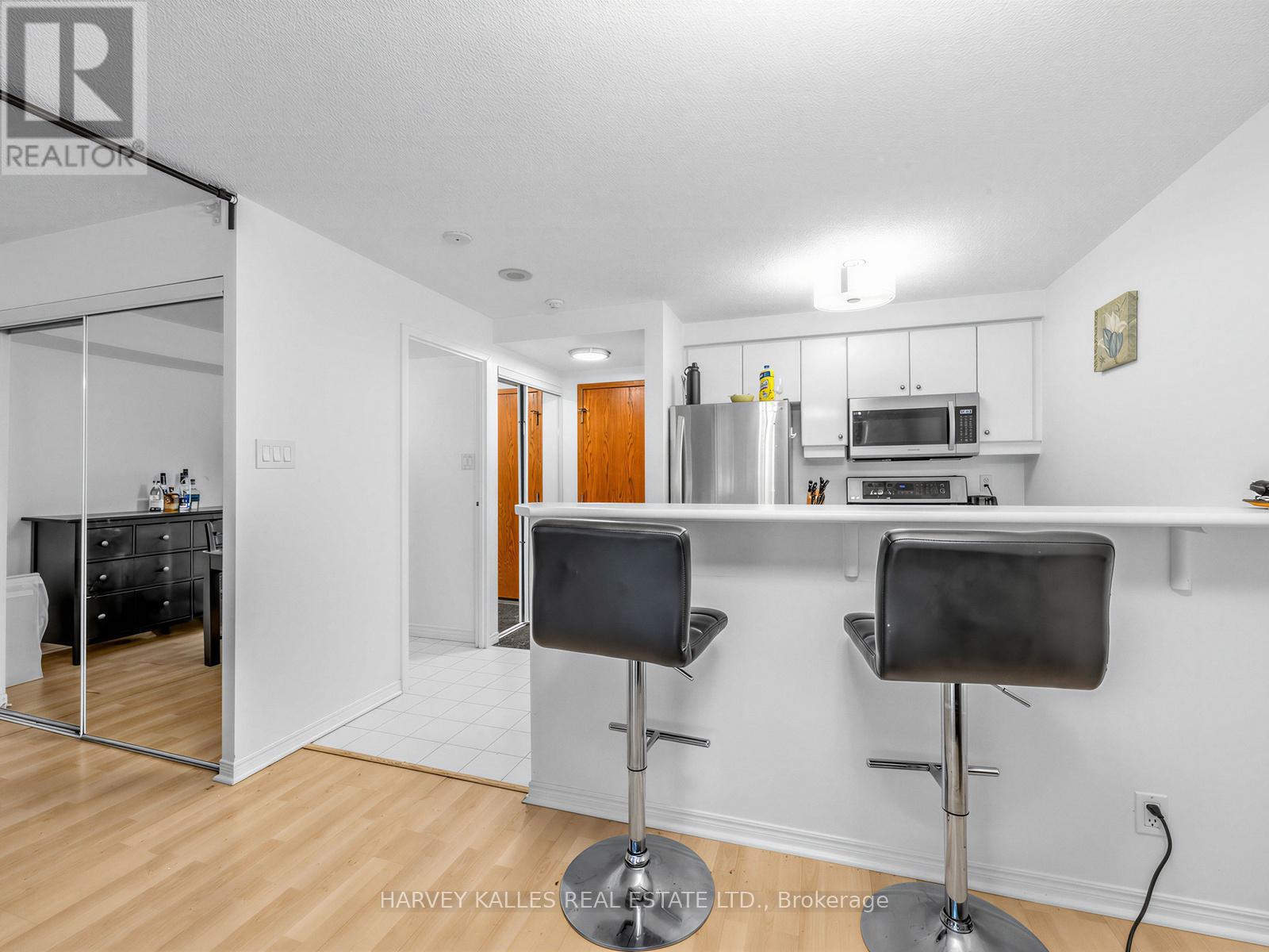 705 - 10 YONGE STREET