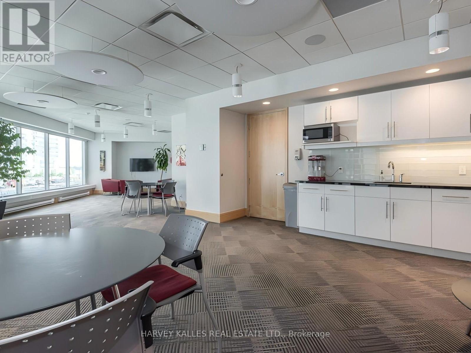 705 - 10 YONGE STREET