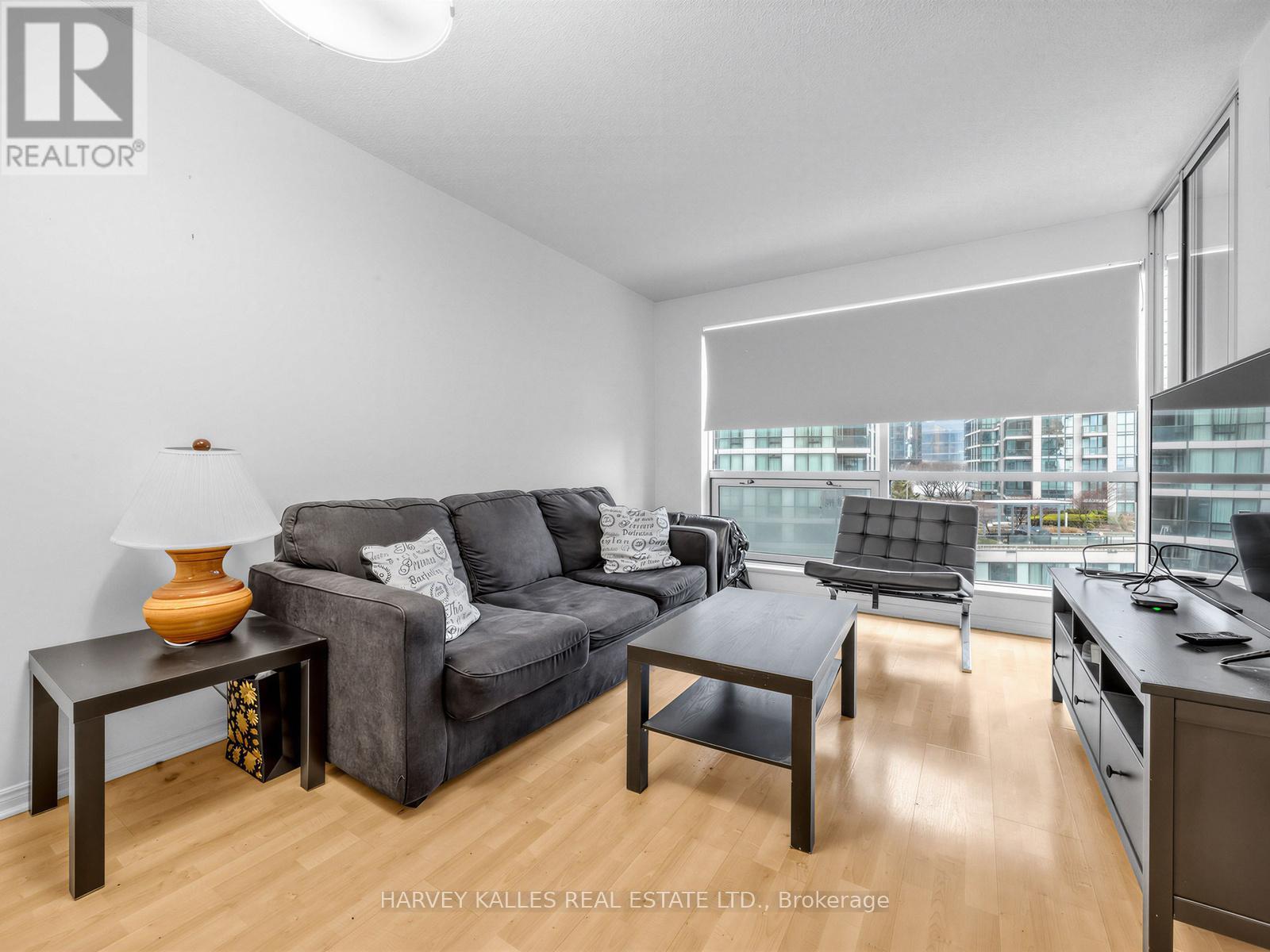 705 - 10 YONGE STREET