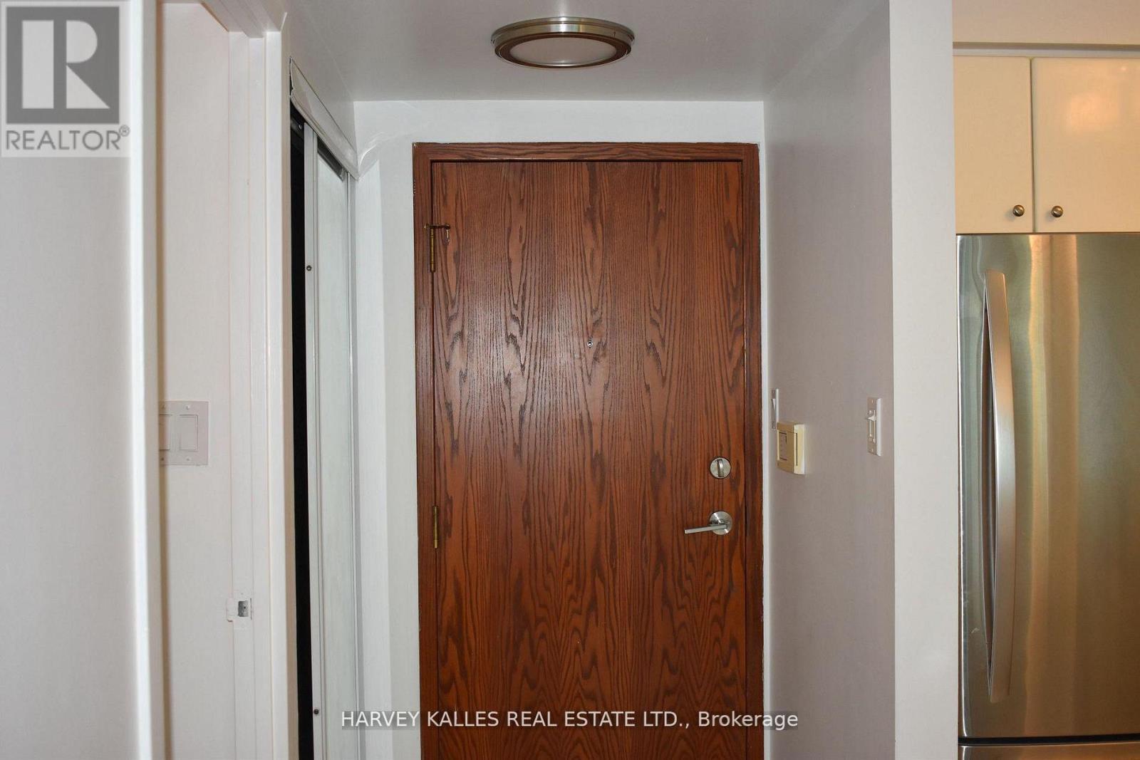 705 - 10 YONGE STREET