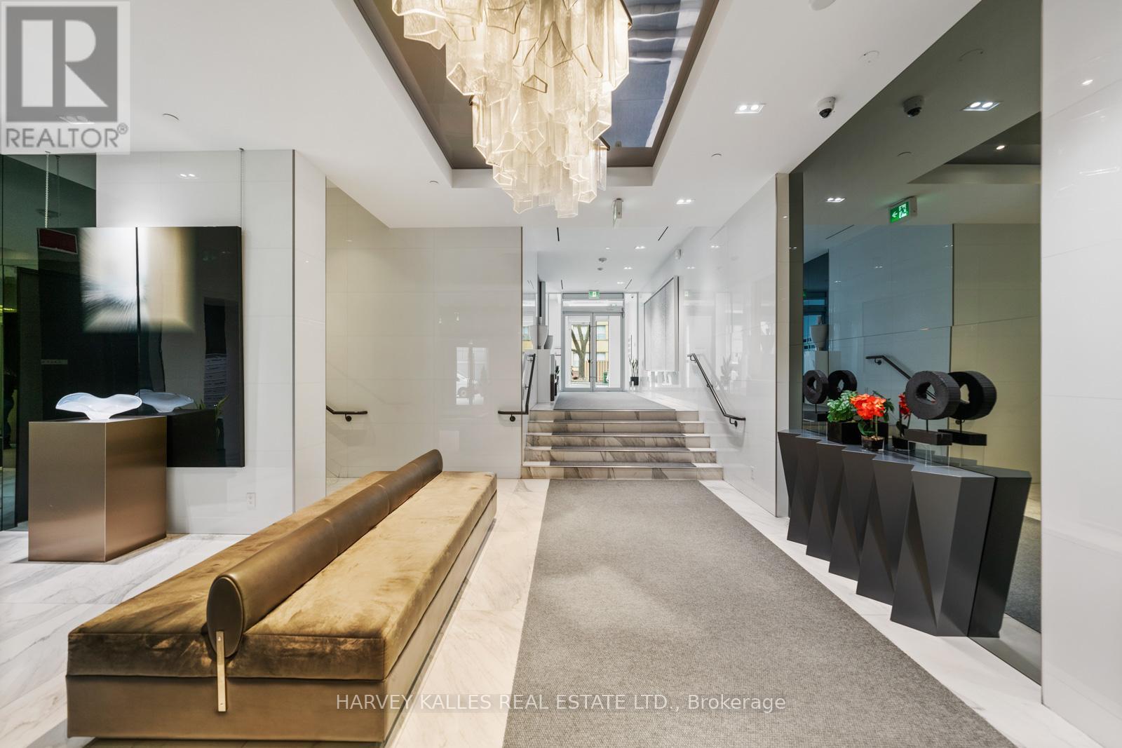 511 - 6 PARKWOOD AVENUE