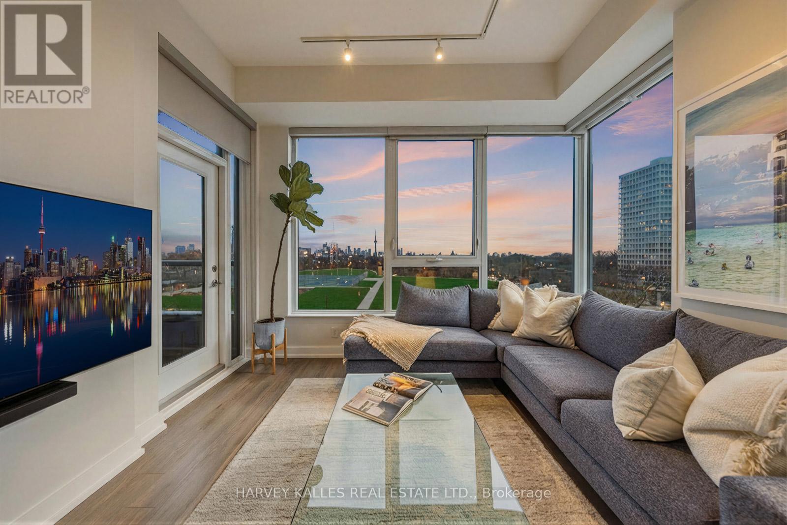 511 - 6 PARKWOOD AVENUE