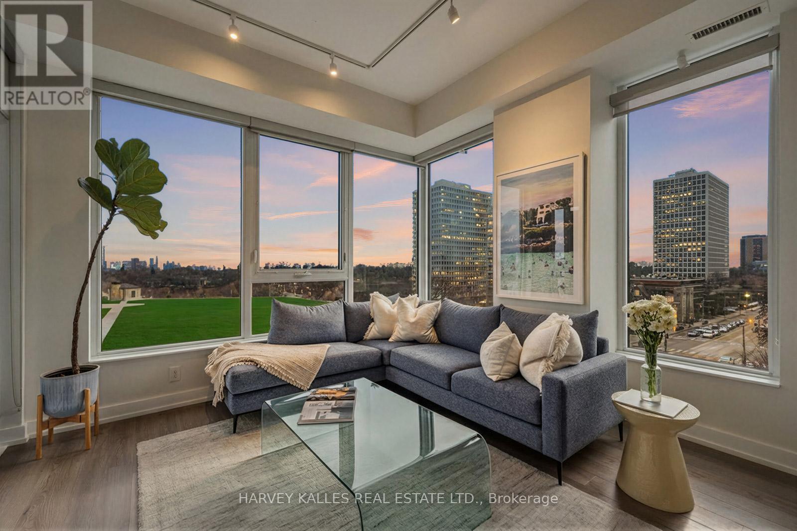 511 - 6 PARKWOOD AVENUE