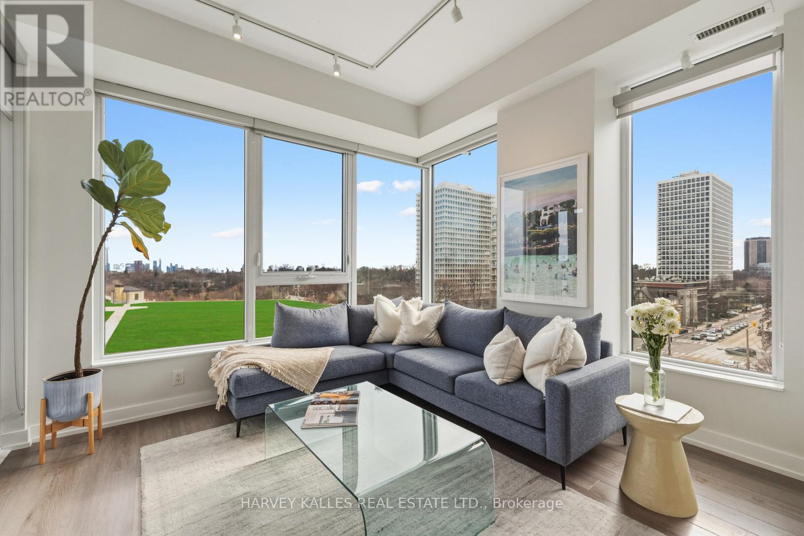 511 - 6 PARKWOOD AVENUE