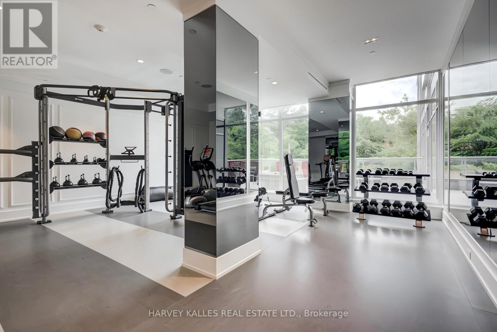 511 - 6 PARKWOOD AVENUE