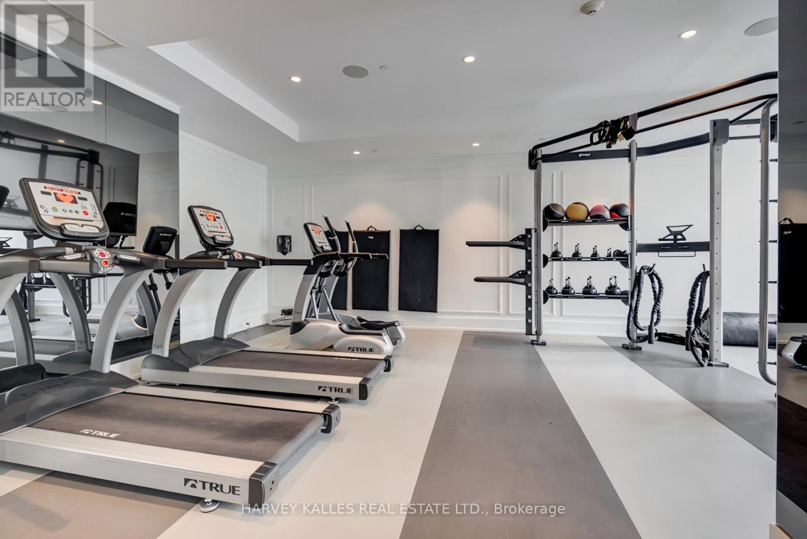 511 - 6 PARKWOOD AVENUE