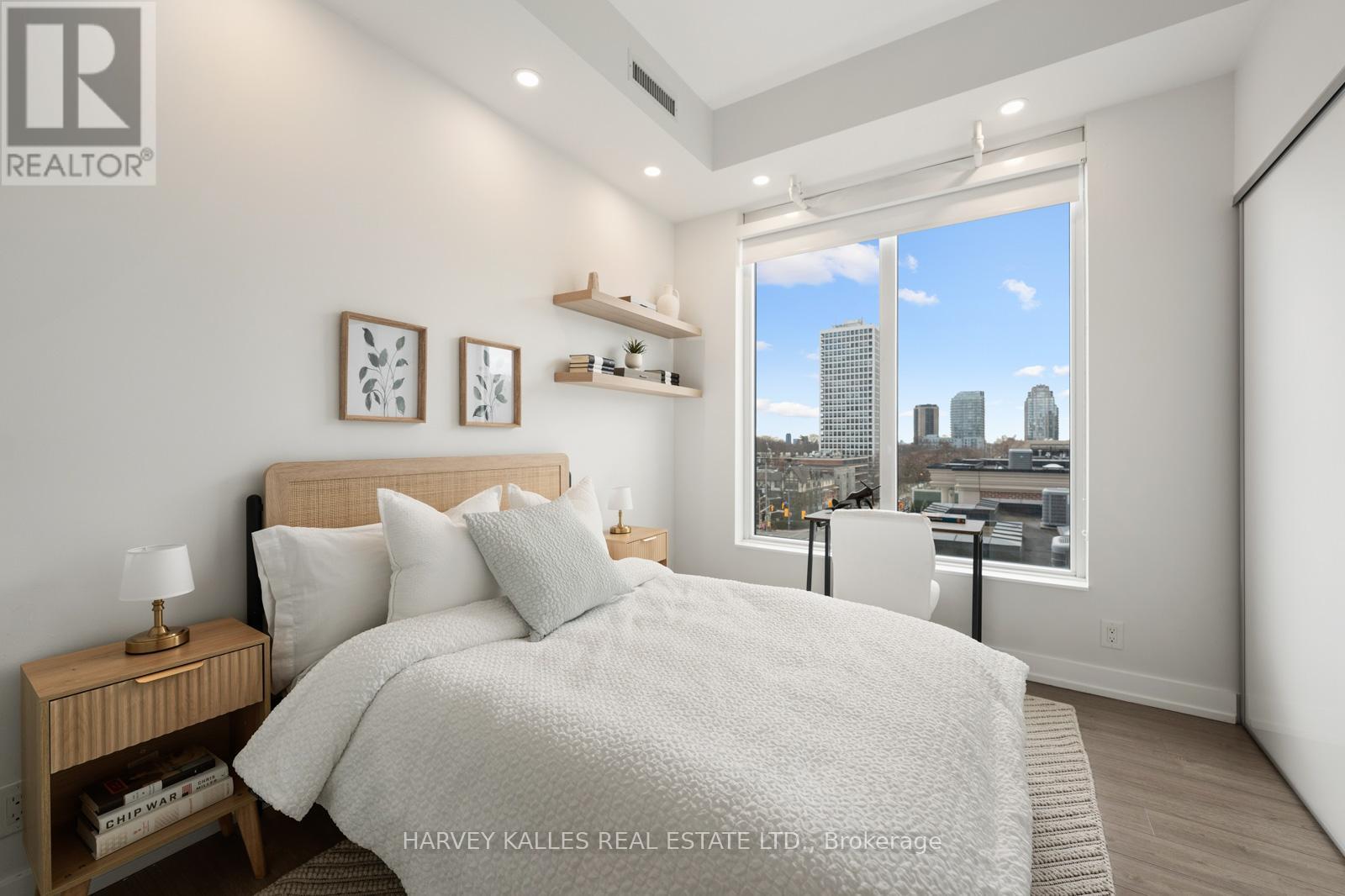 511 - 6 PARKWOOD AVENUE