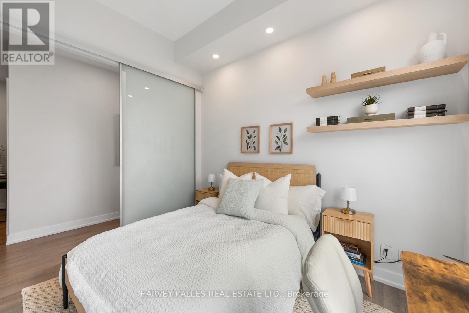 511 - 6 PARKWOOD AVENUE