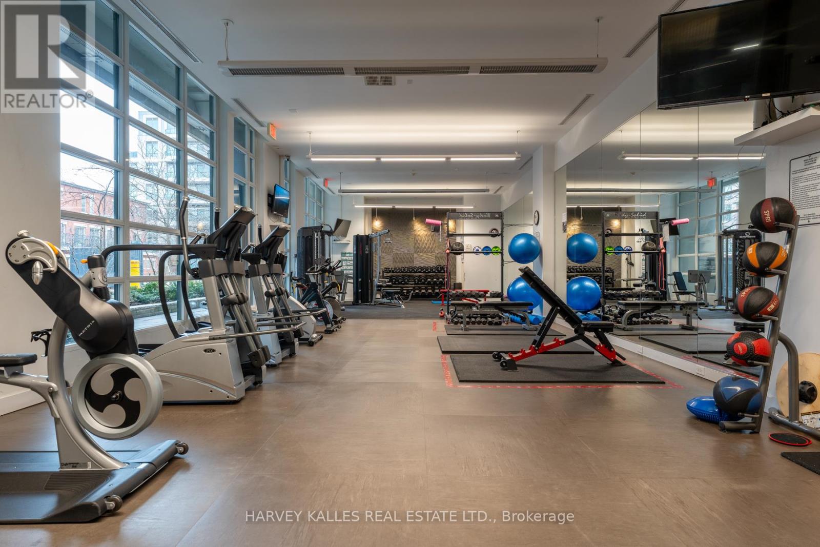 317 - 380 MACPHERSON AVENUE