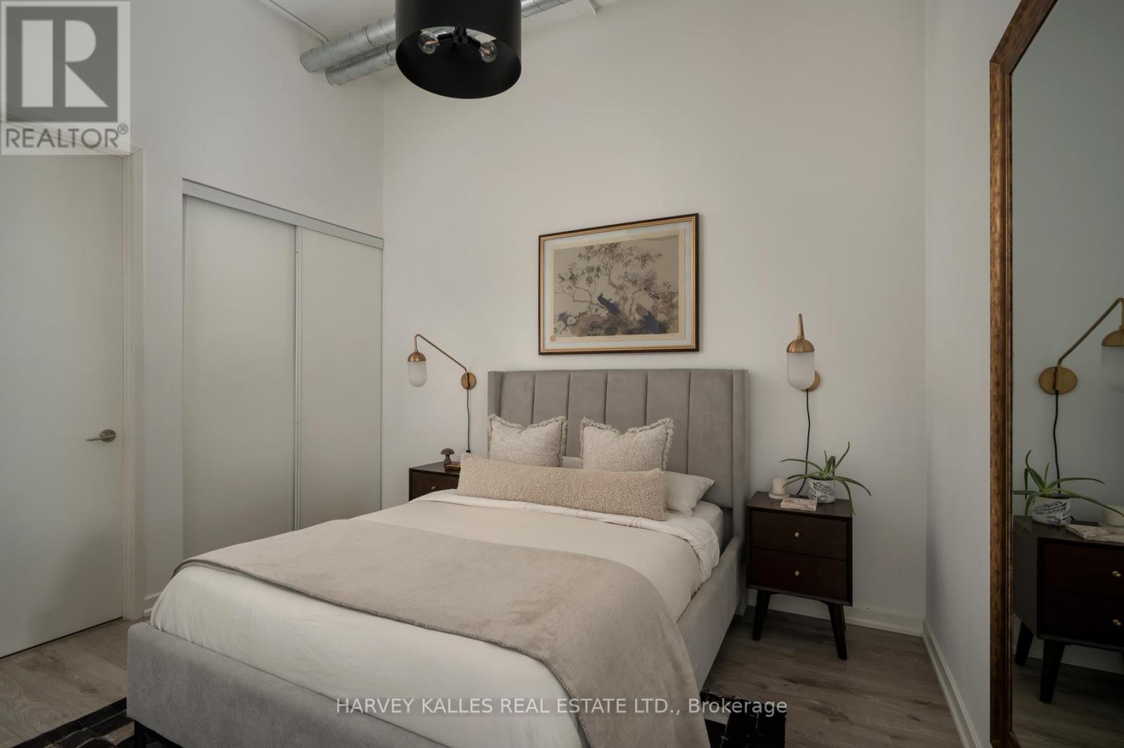 317 - 380 MACPHERSON AVENUE