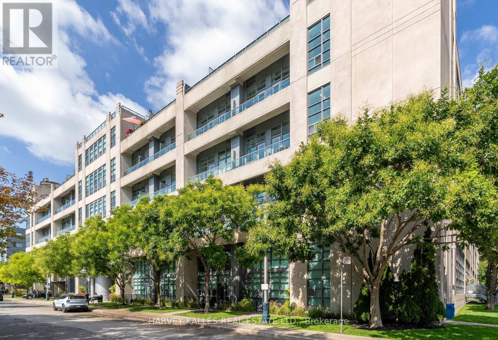 317 - 380 MACPHERSON AVENUE