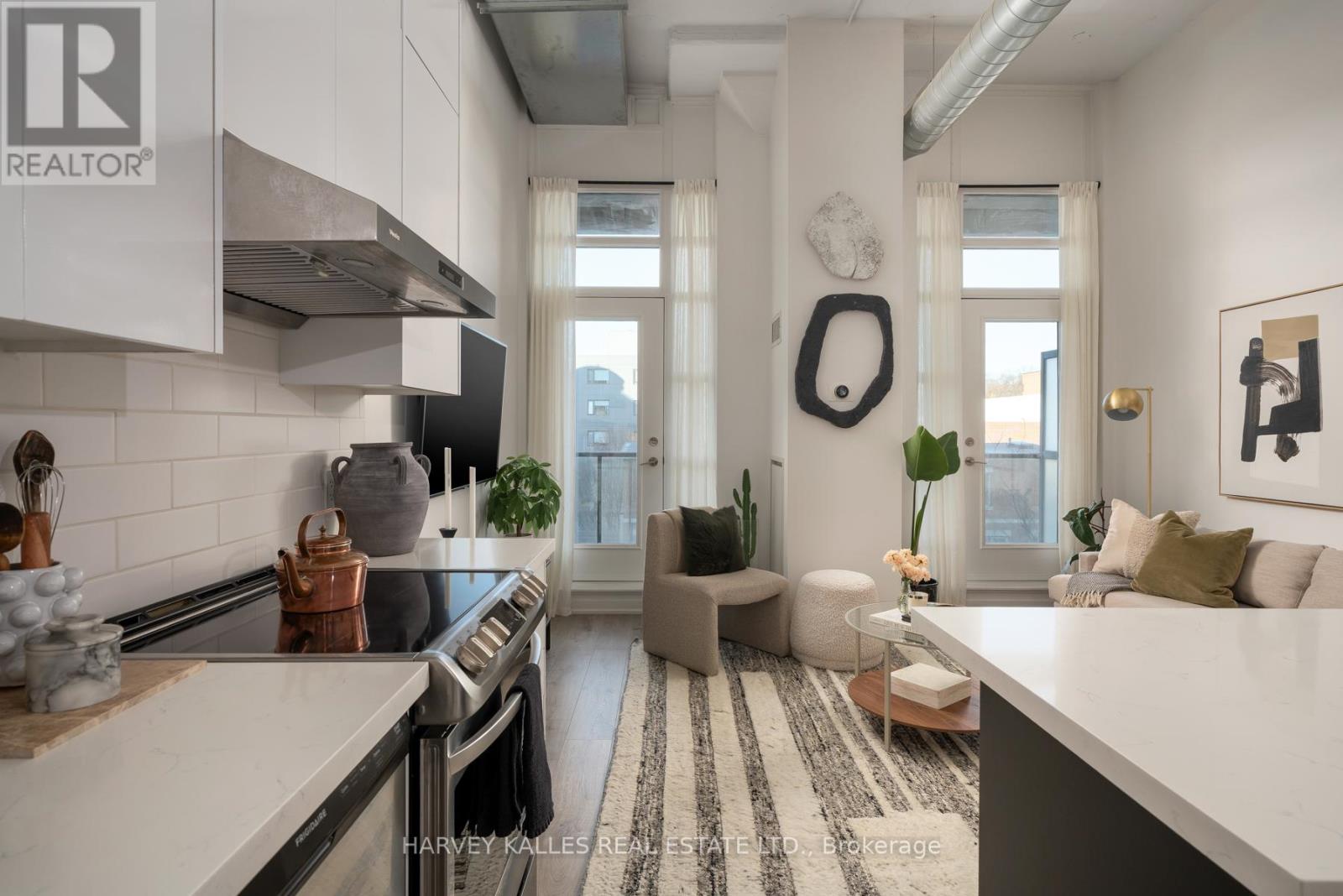 317 - 380 MACPHERSON AVENUE