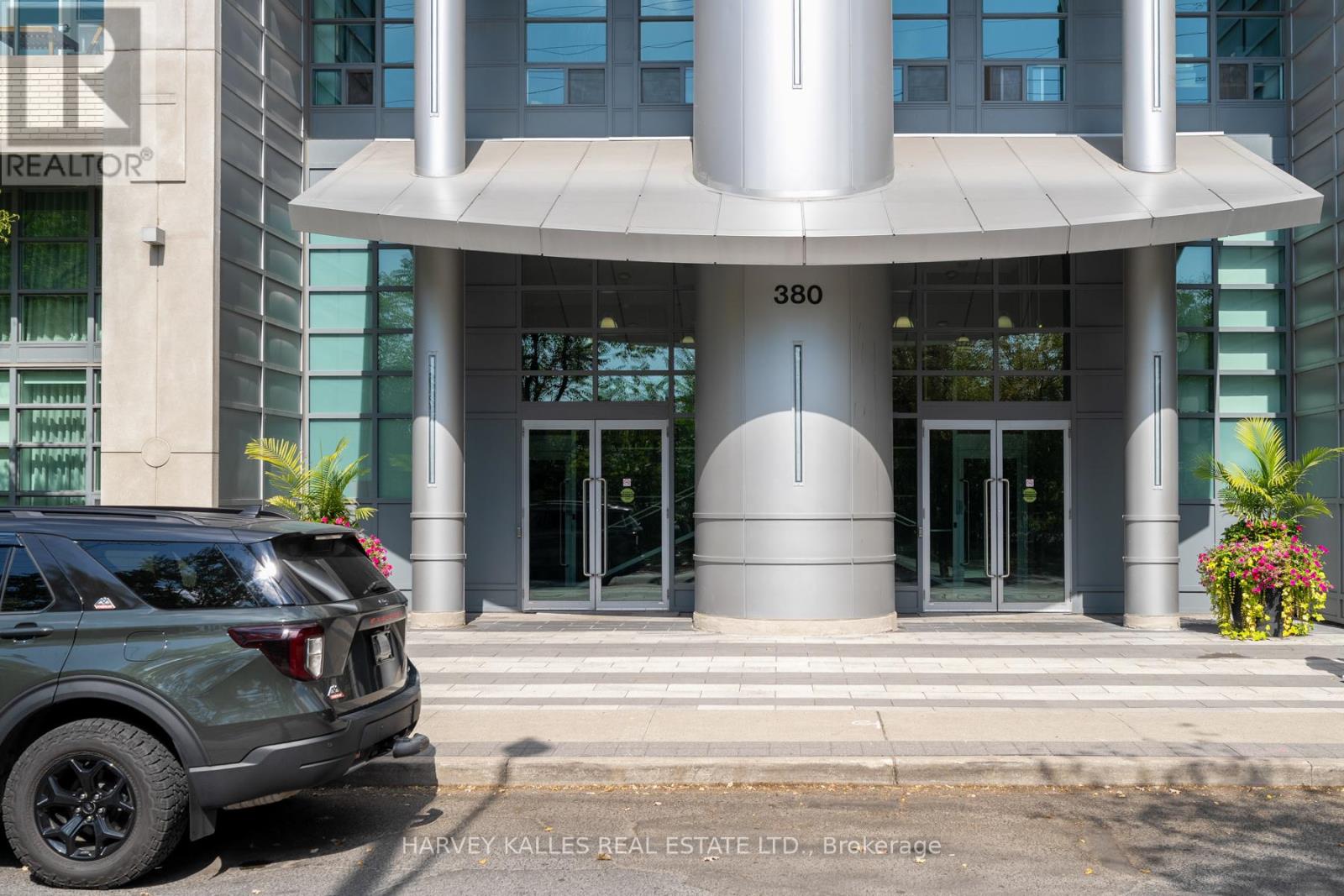 317 - 380 MACPHERSON AVENUE