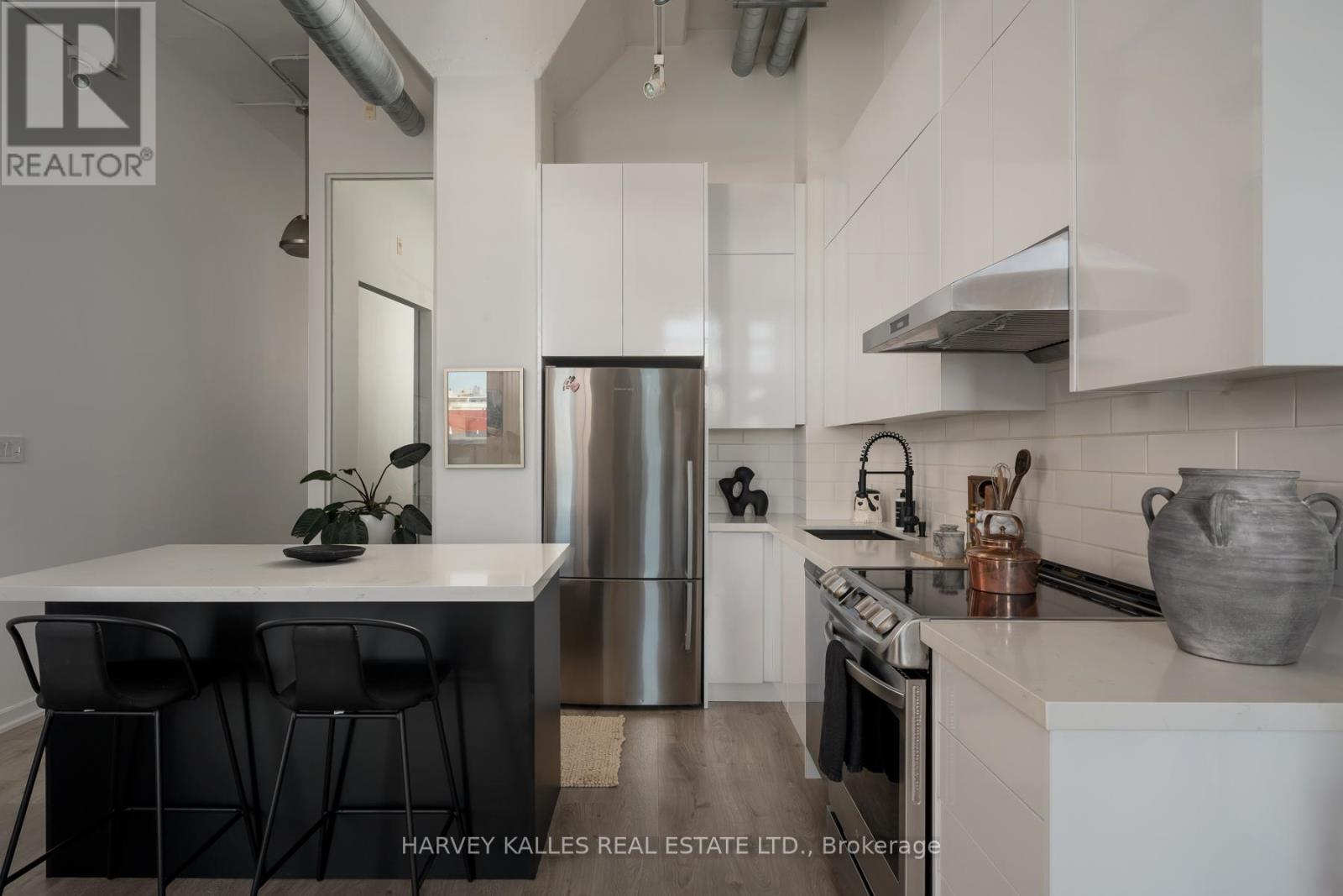 317 - 380 MACPHERSON AVENUE