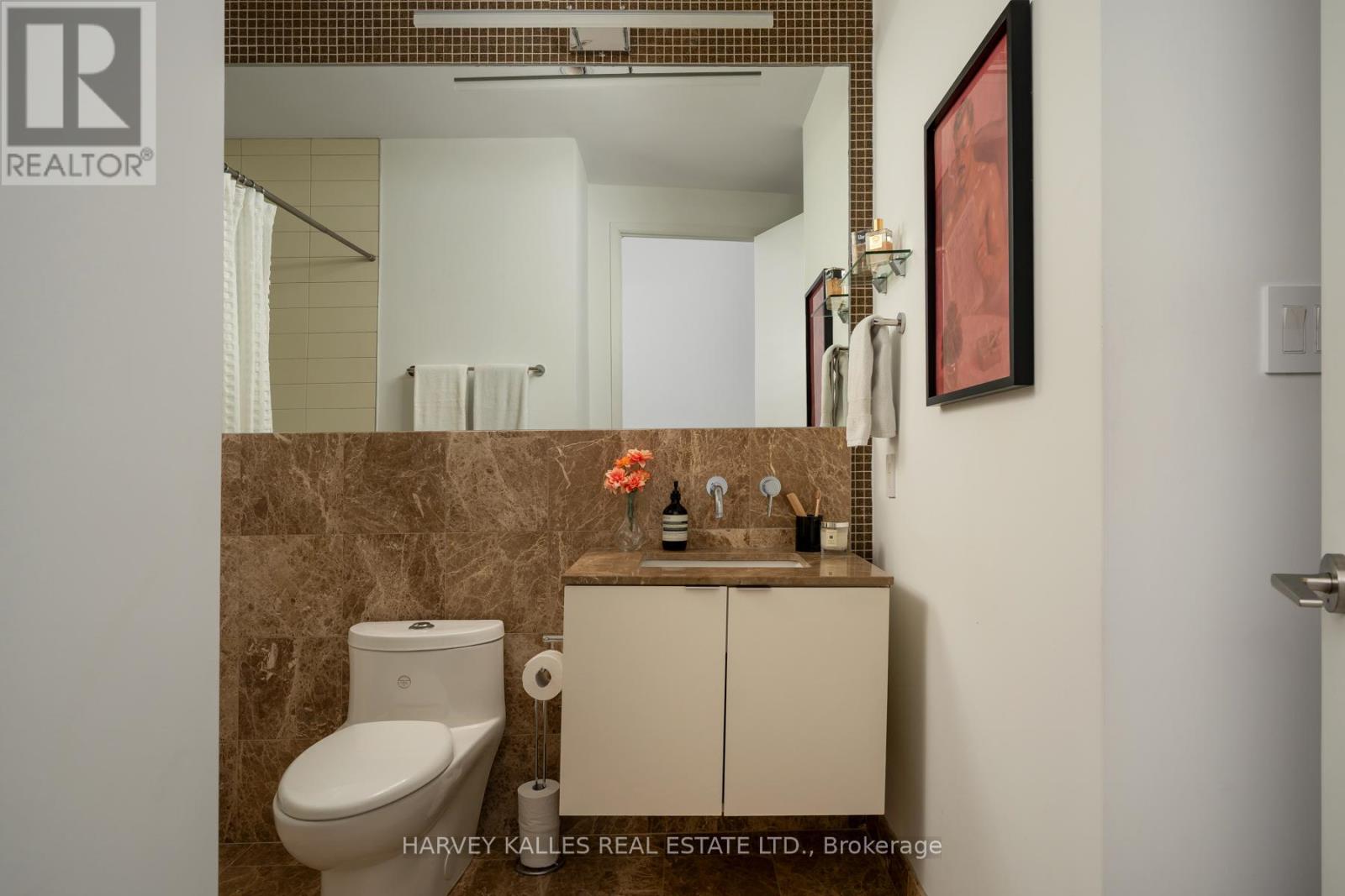 317 - 380 MACPHERSON AVENUE