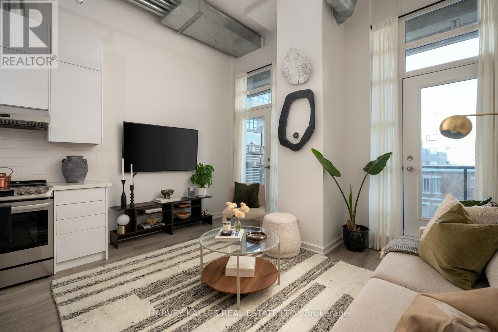 317 - 380 MACPHERSON AVENUE