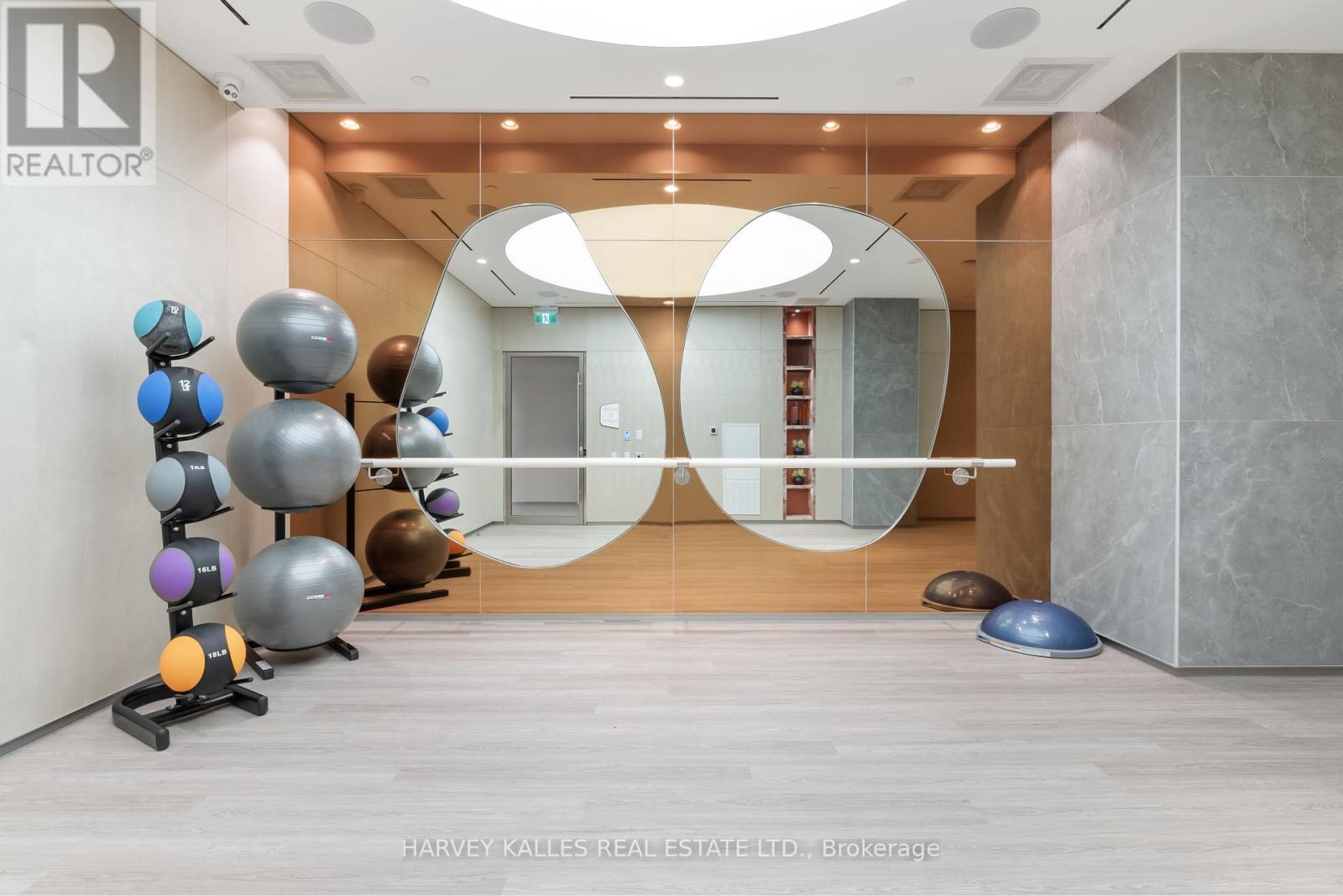 306 - 155 MERCHANTS' WHARF