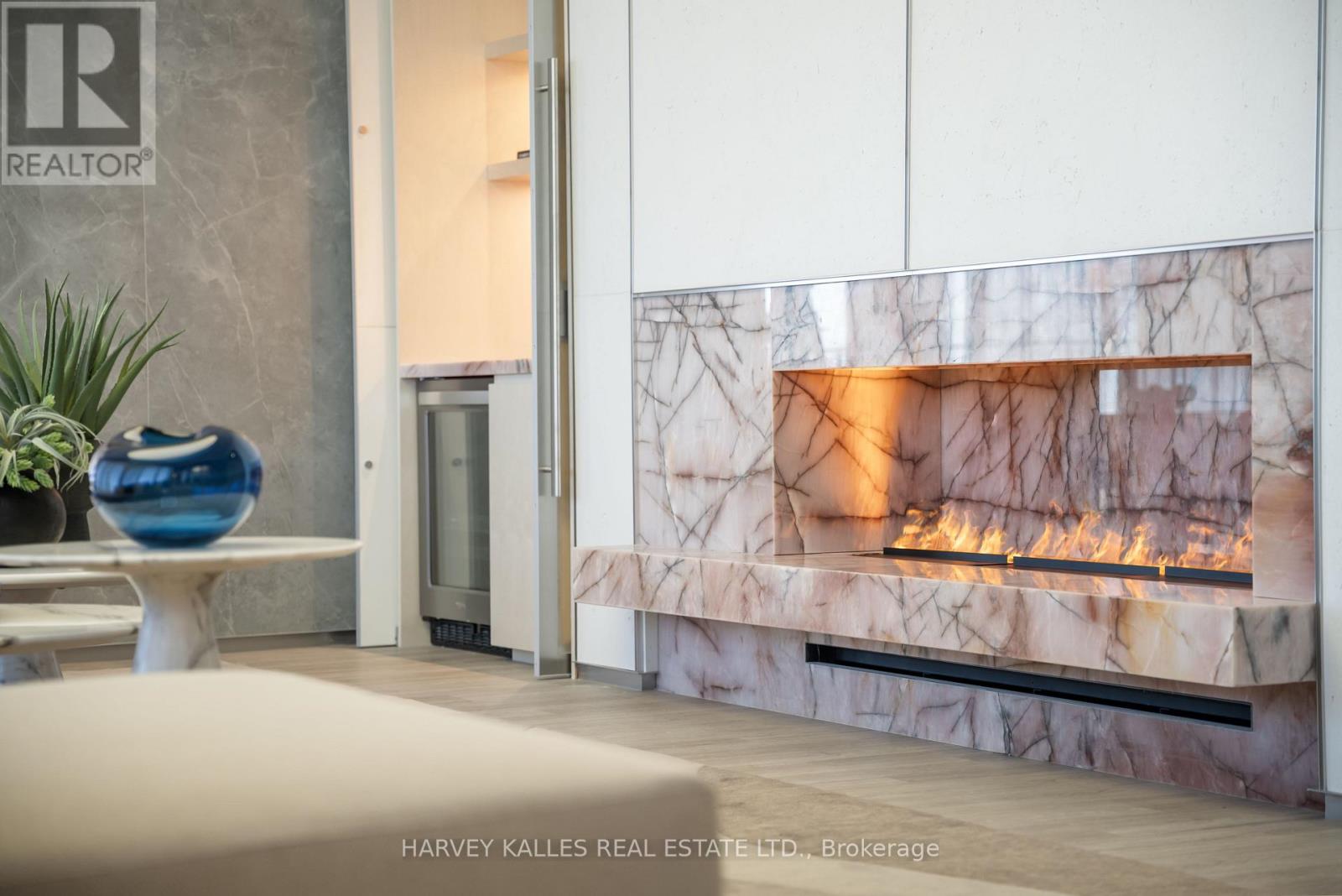 306 - 155 MERCHANTS' WHARF