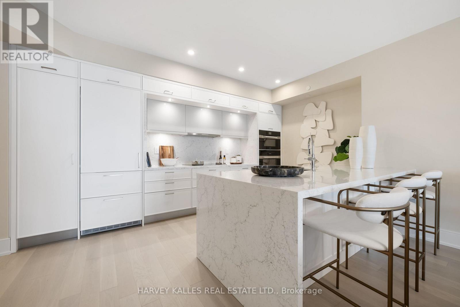 306 - 155 MERCHANTS' WHARF