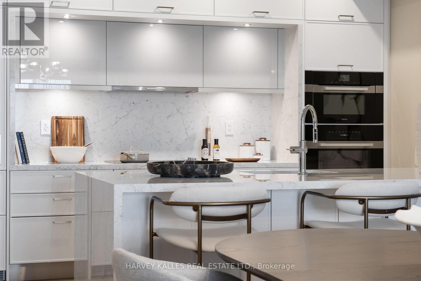 306 - 155 MERCHANTS' WHARF