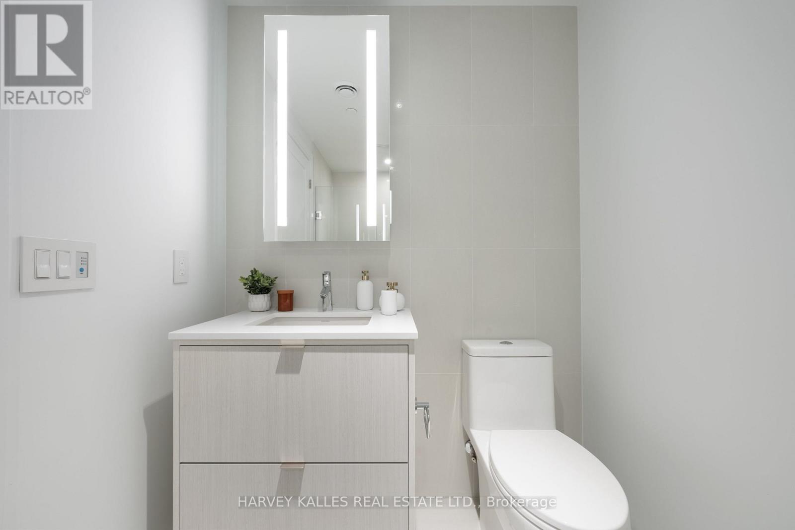 306 - 155 MERCHANTS' WHARF