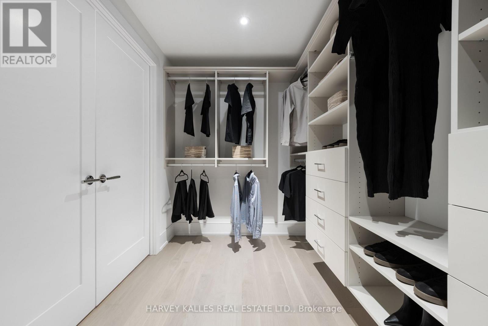 306 - 155 MERCHANTS' WHARF