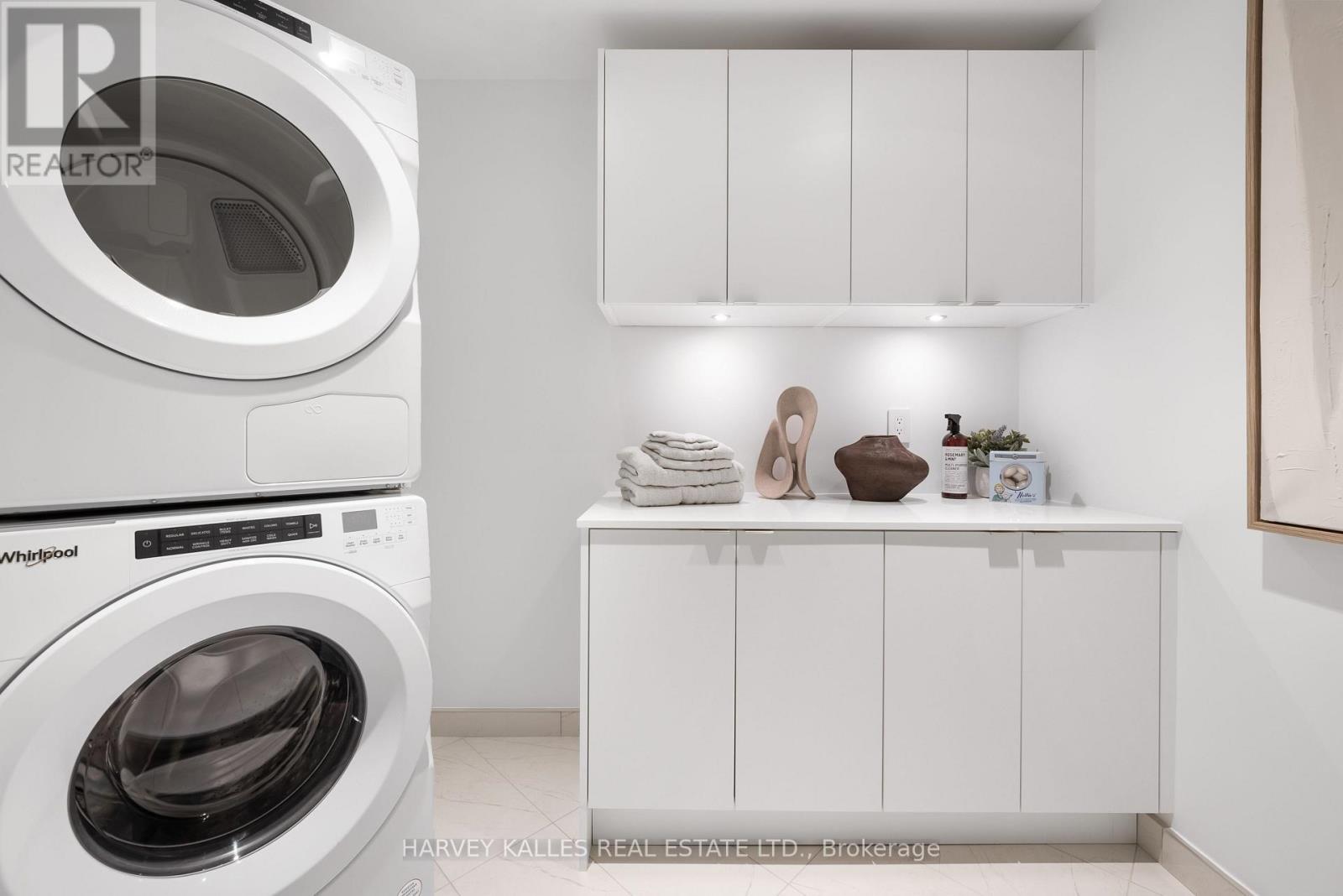 306 - 155 MERCHANTS' WHARF