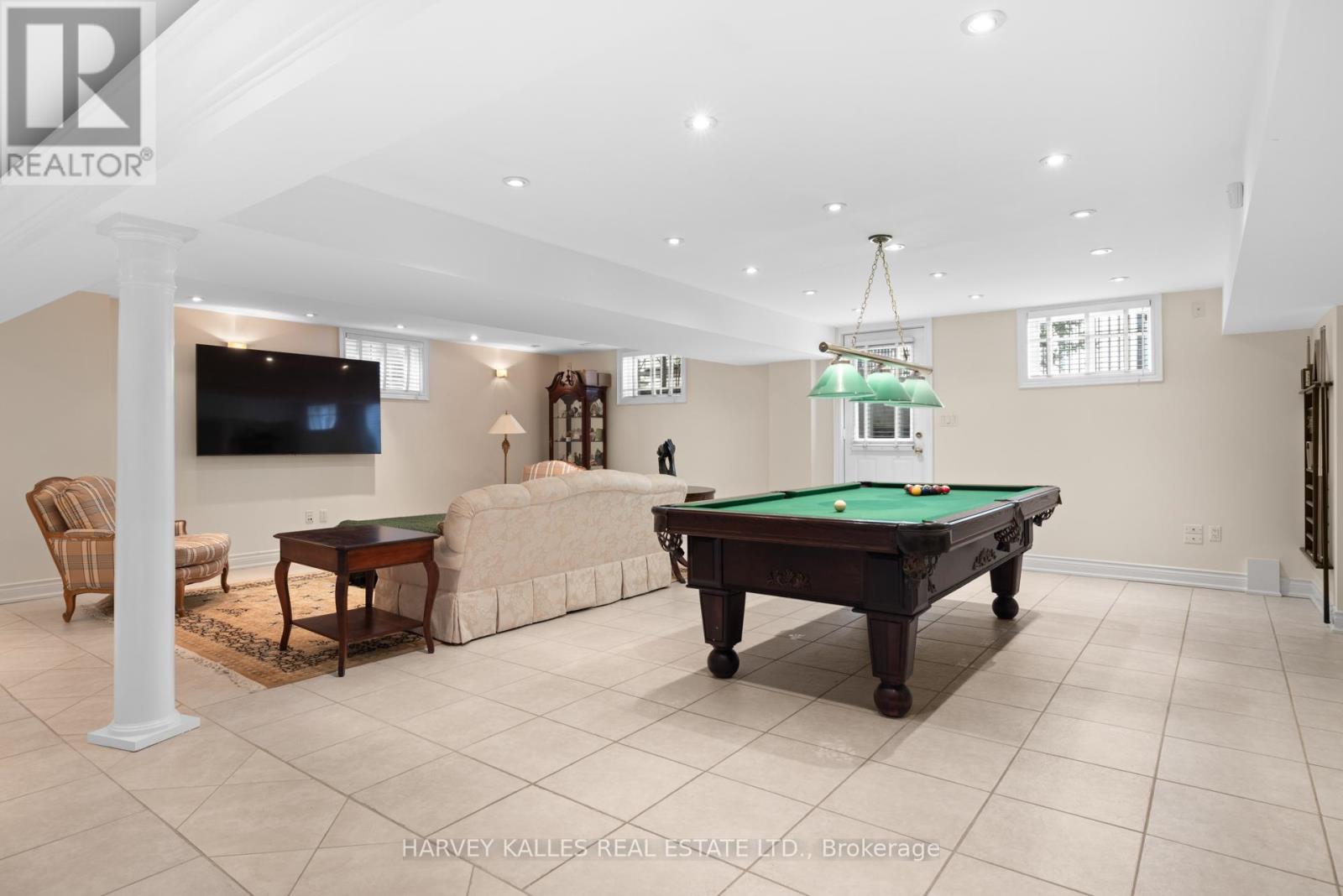 60 BOWAN COURT