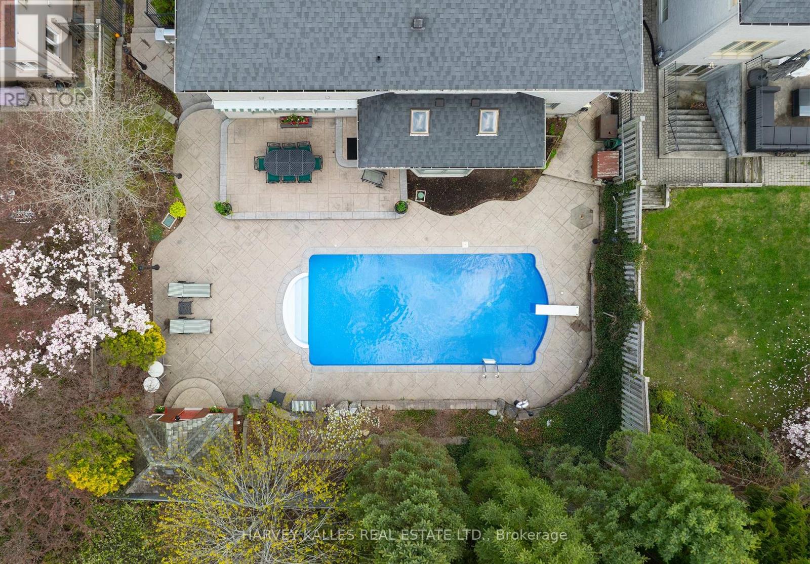 60 BOWAN COURT
