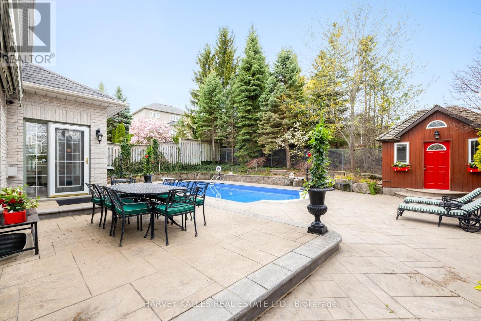 60 BOWAN COURT