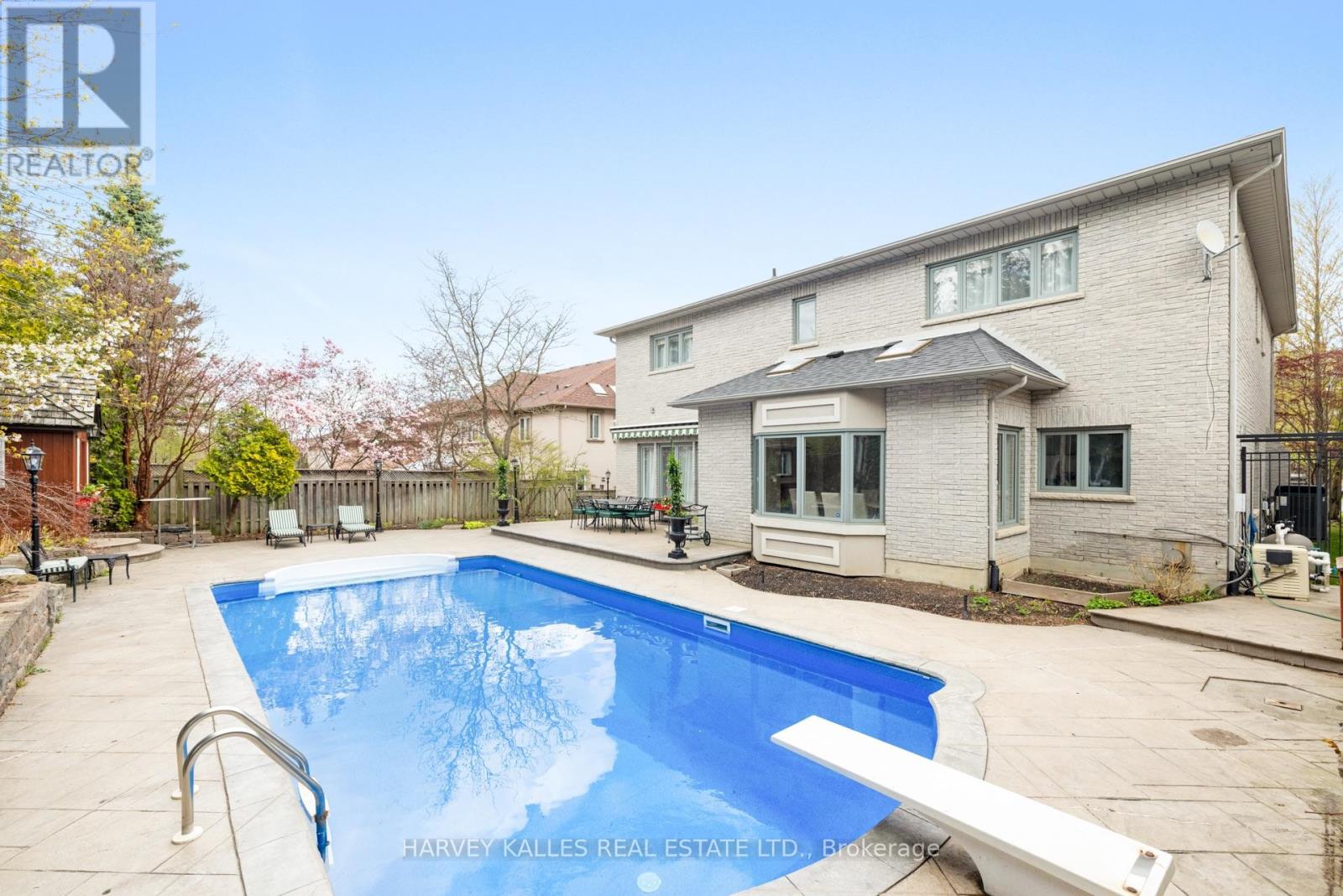 60 BOWAN COURT
