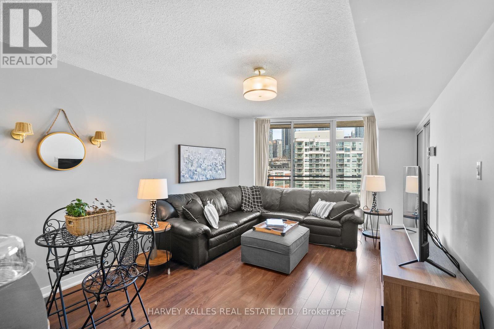 803 - 650 QUEENS QUAY W