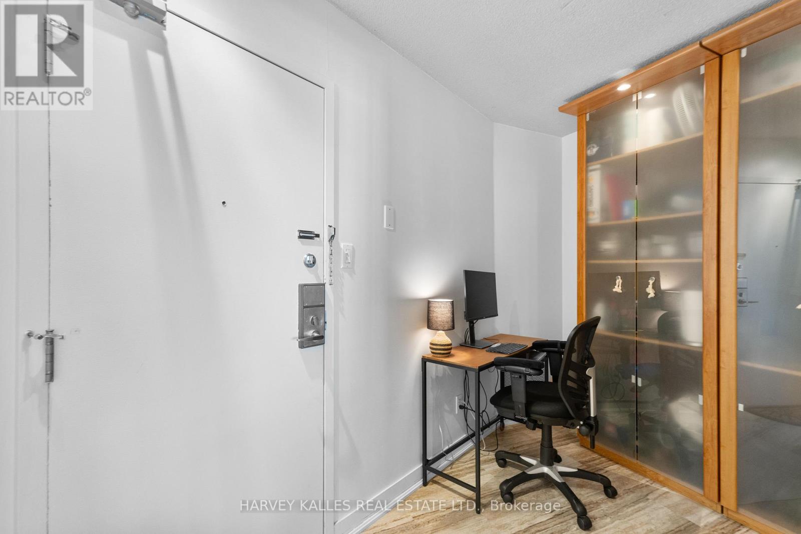 803 - 650 QUEENS QUAY W