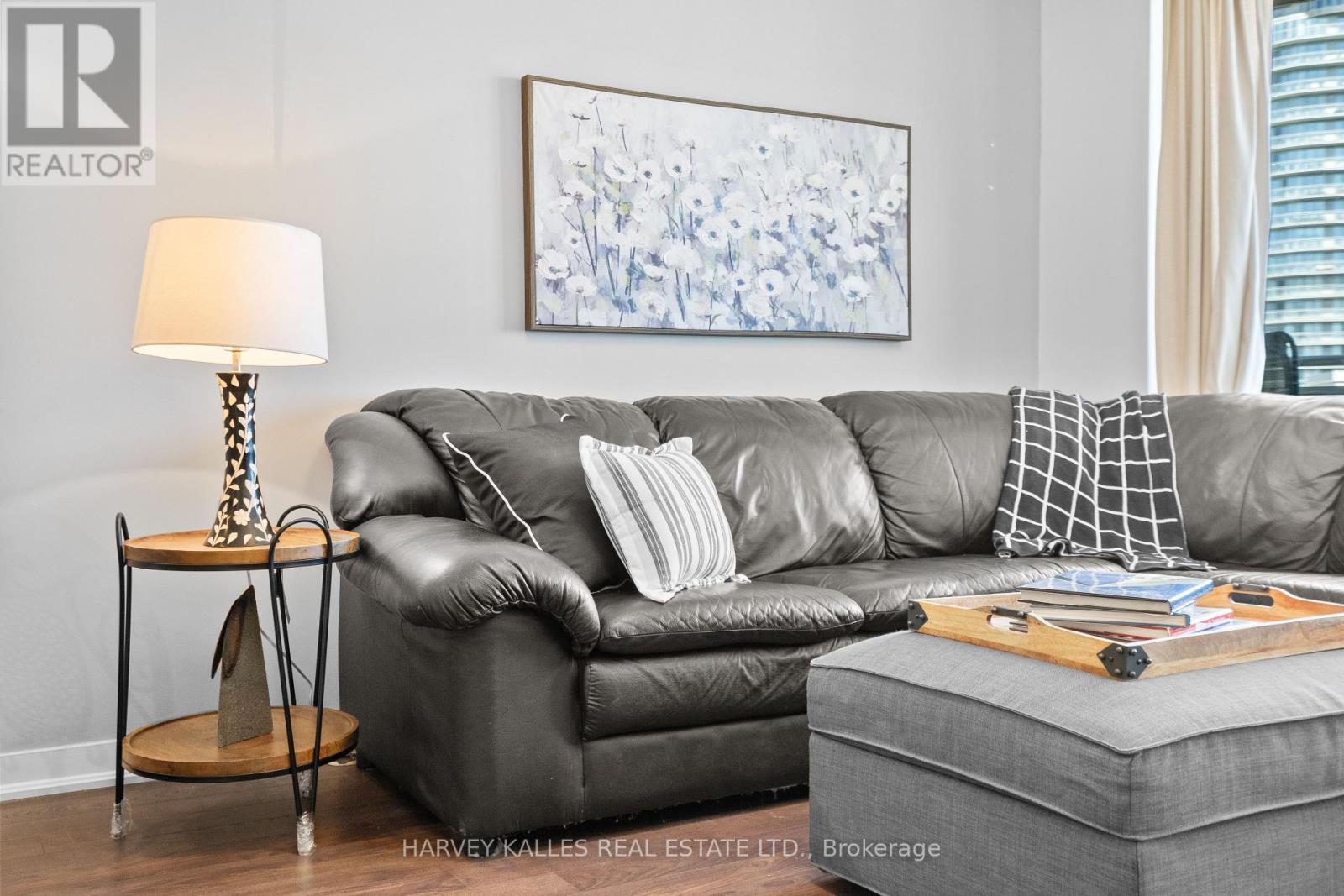 803 - 650 QUEENS QUAY W