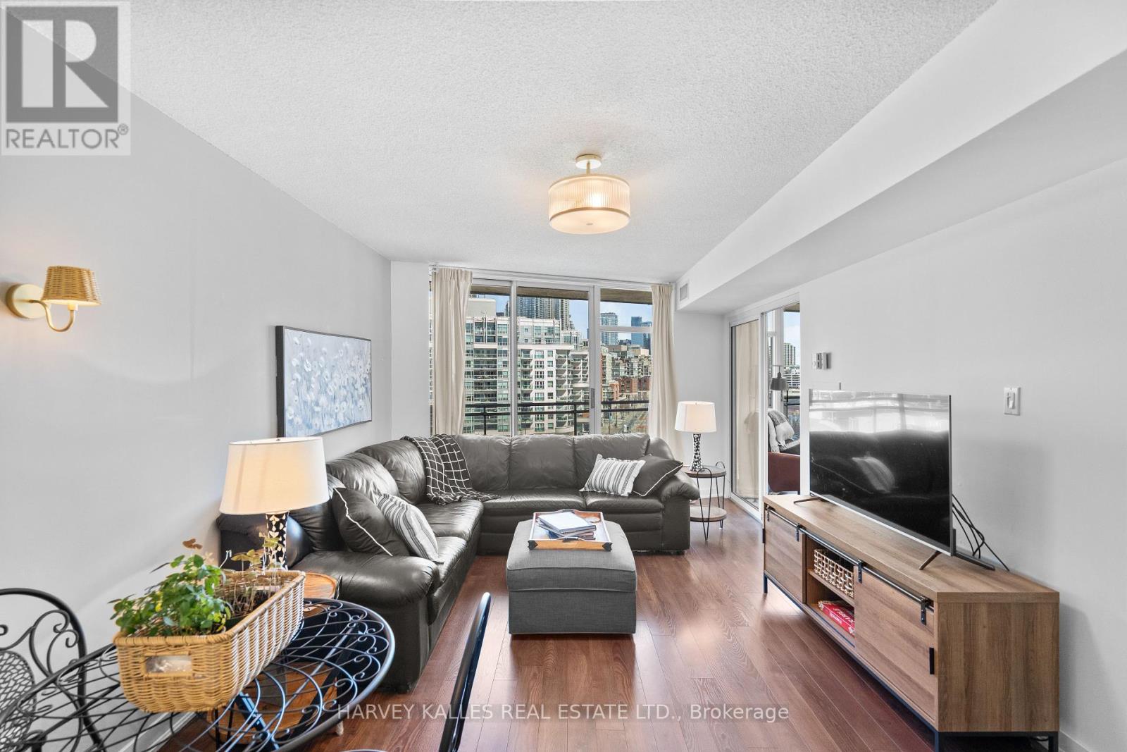 803 - 650 QUEENS QUAY W