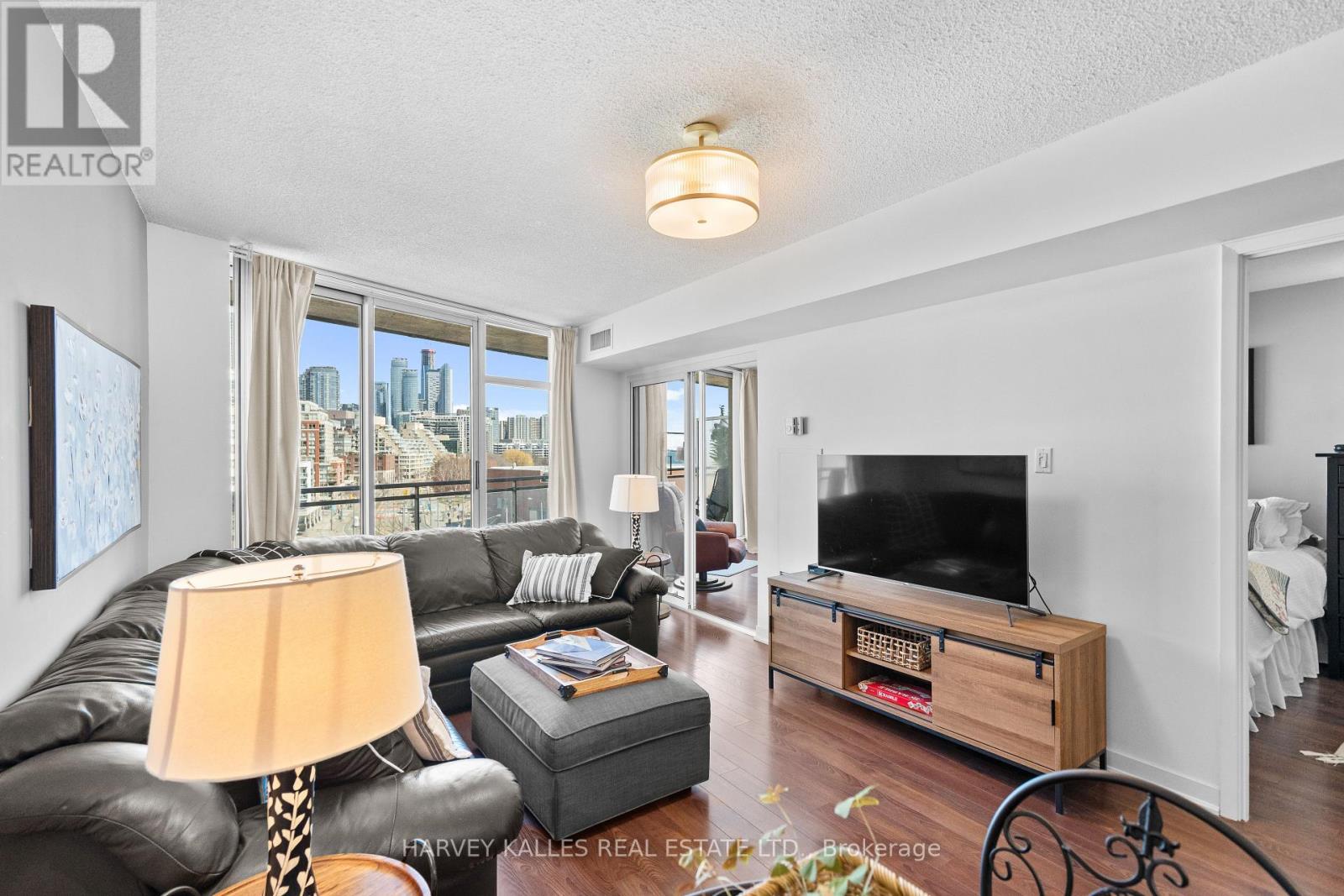 803 - 650 QUEENS QUAY W