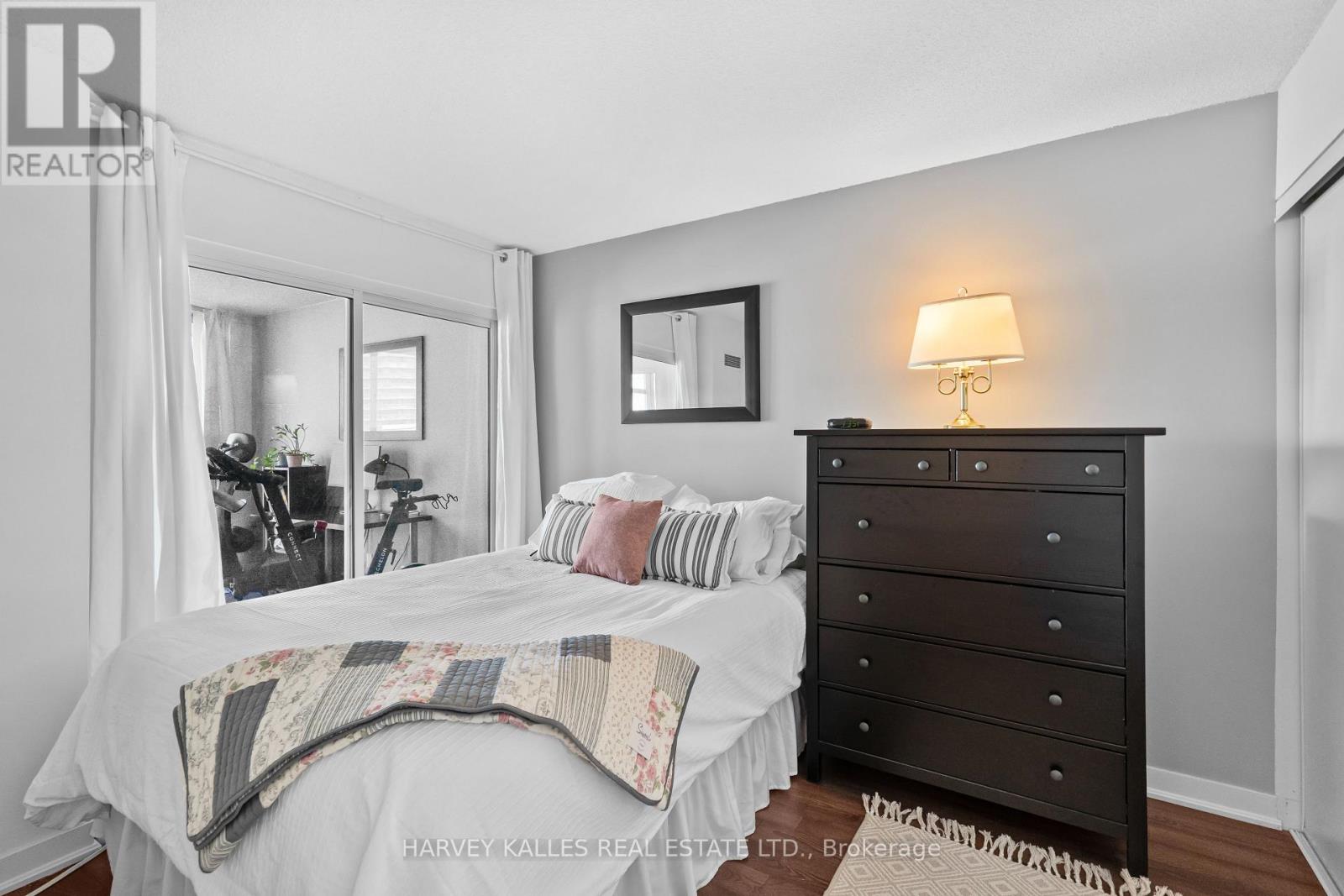 803 - 650 QUEENS QUAY W