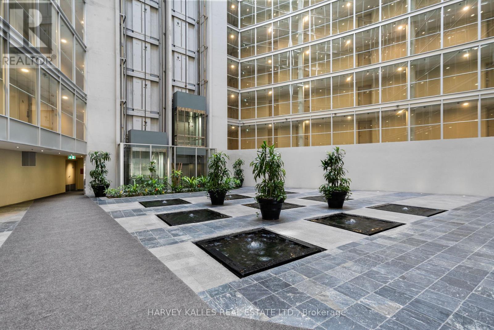 803 - 650 QUEENS QUAY W