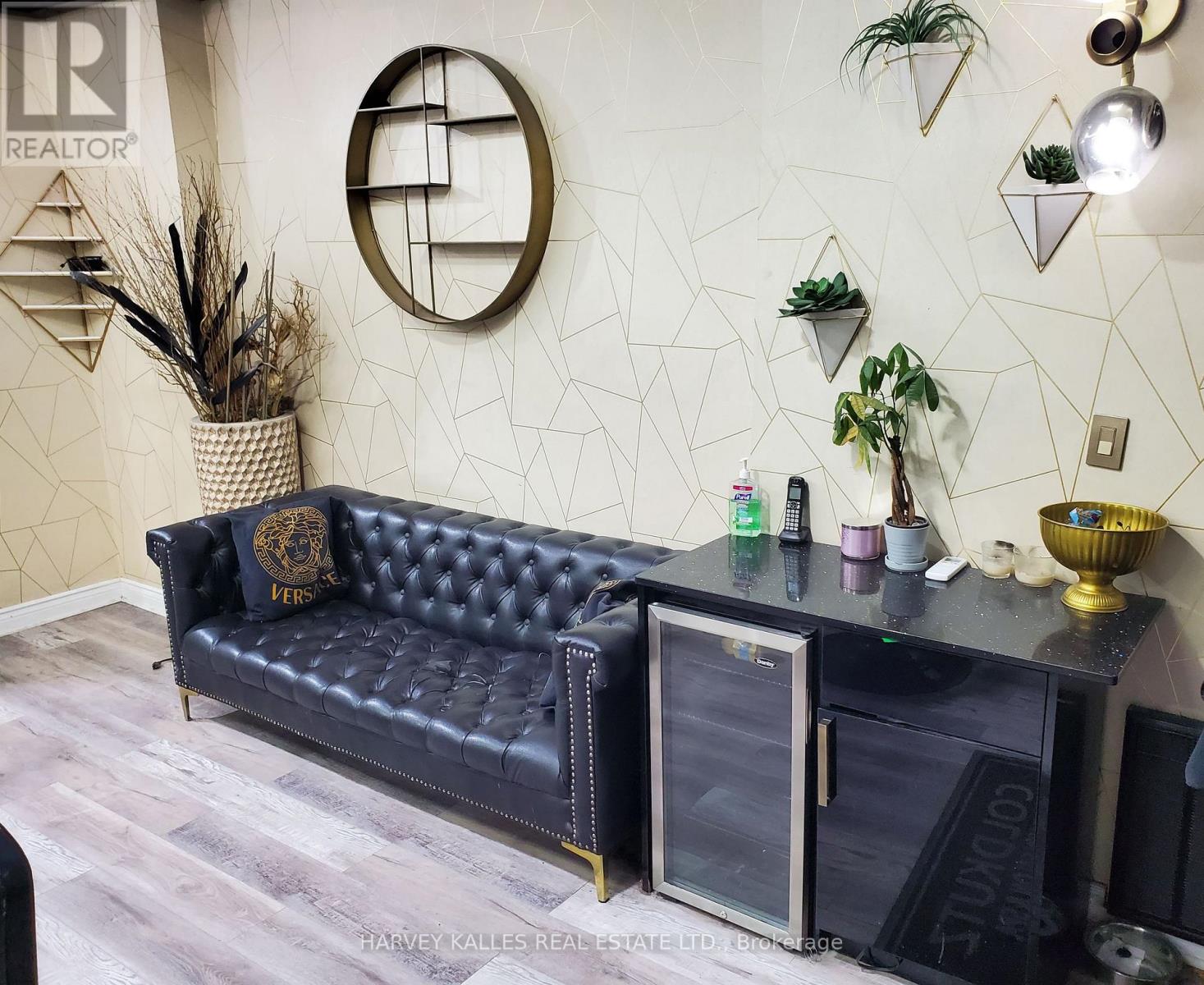 797 KING STREET W
