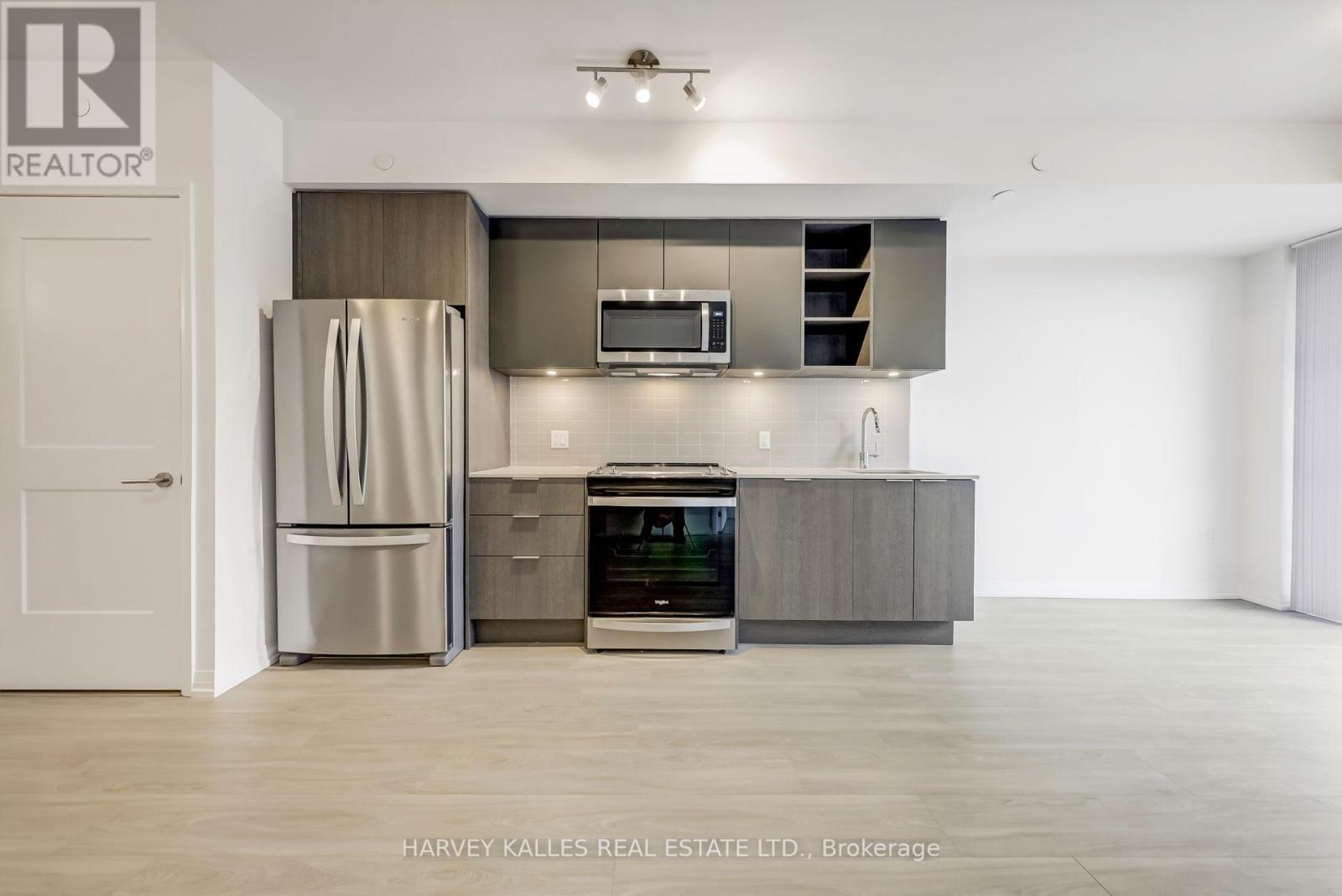 2504 - 25 HOLLY STREET