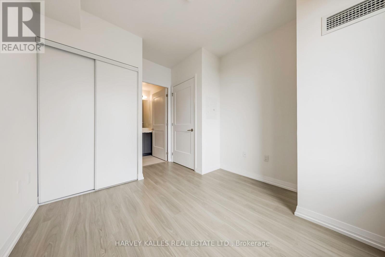 2504 - 25 HOLLY STREET