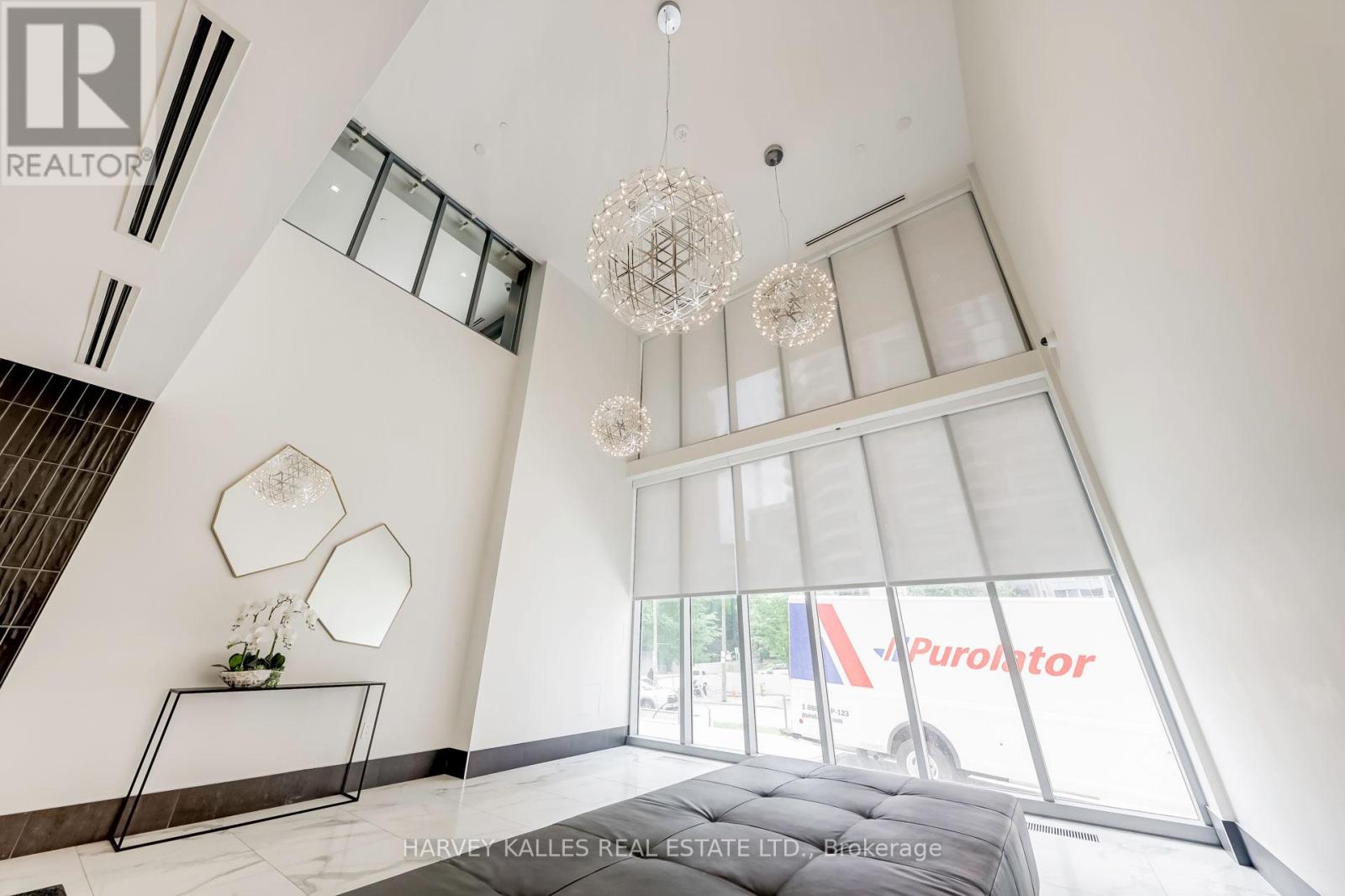 2504 - 25 HOLLY STREET