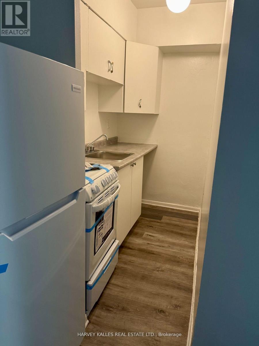 203 - 1582 BATHURST STREET