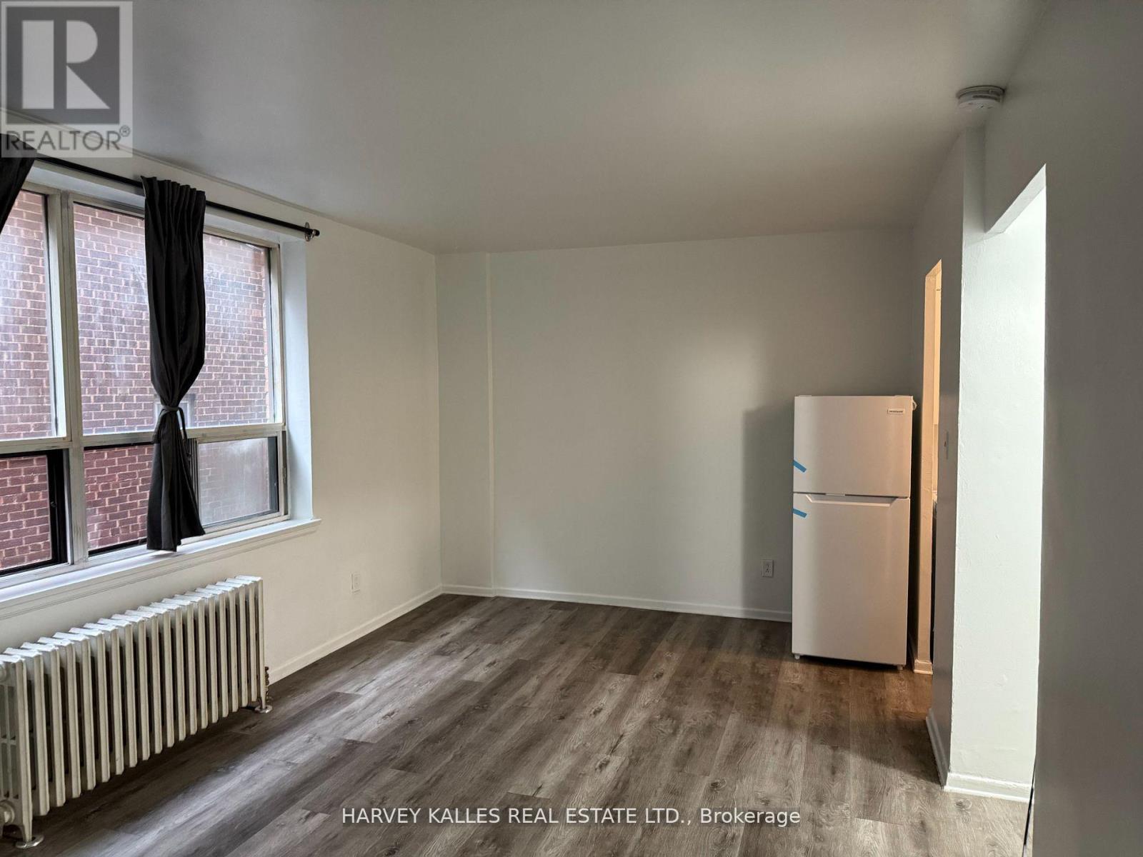 203 - 1582 BATHURST STREET