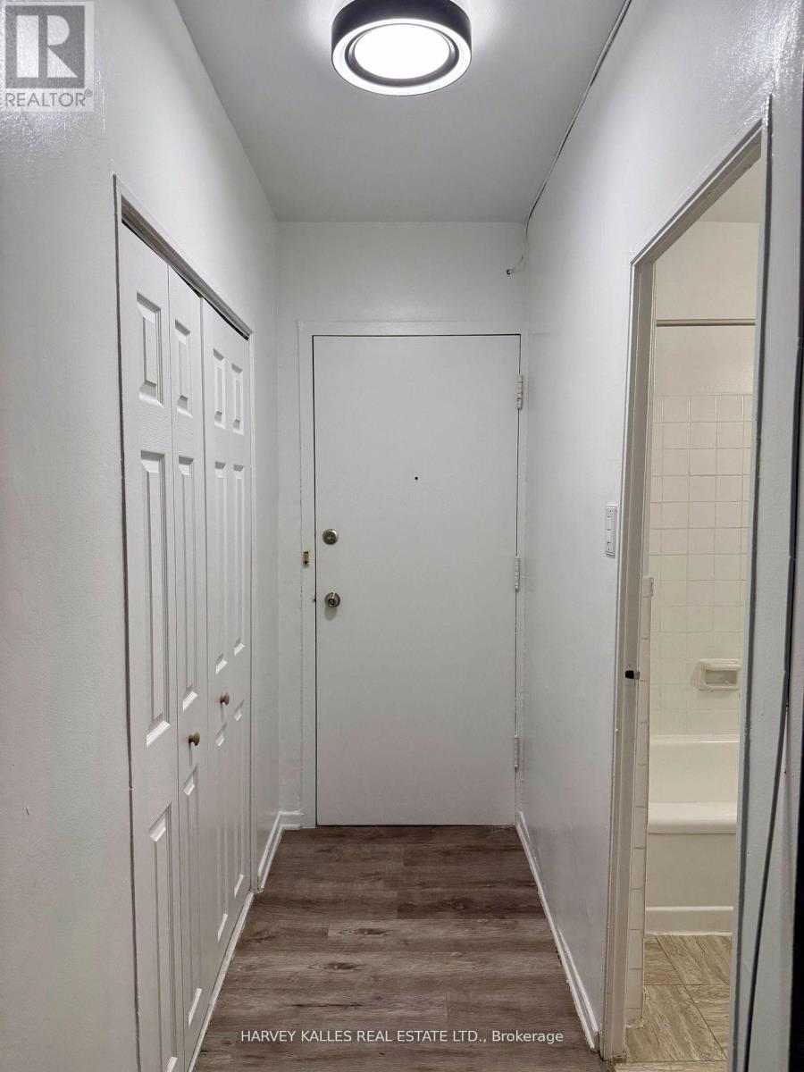 203 - 1582 BATHURST STREET