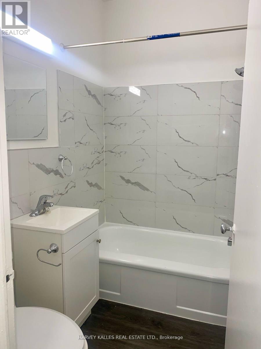 105 - 1582 BATHURST STREET